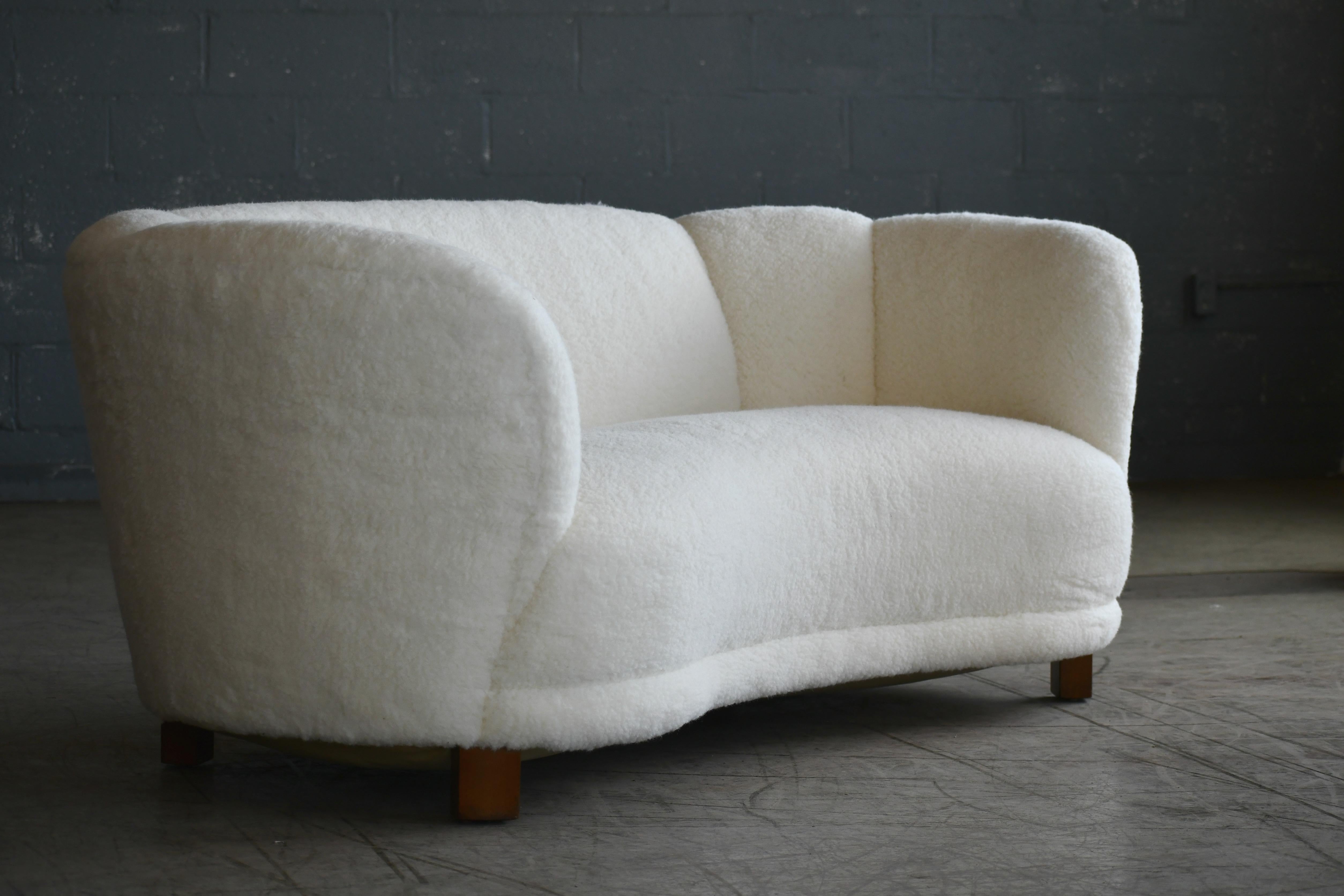 Danish 1940s Curved Banana Shape Sofa in Lambswool in the Style of Viggo Boesen 2