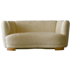 Danish 1940s Curved Banana Shape Sofa in Lambswool in the Style of Viggo Boesen