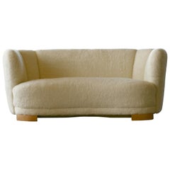 Danish 1940s Curved Banana Shape Sofa in Lambswool in the Style of Viggo Boesen