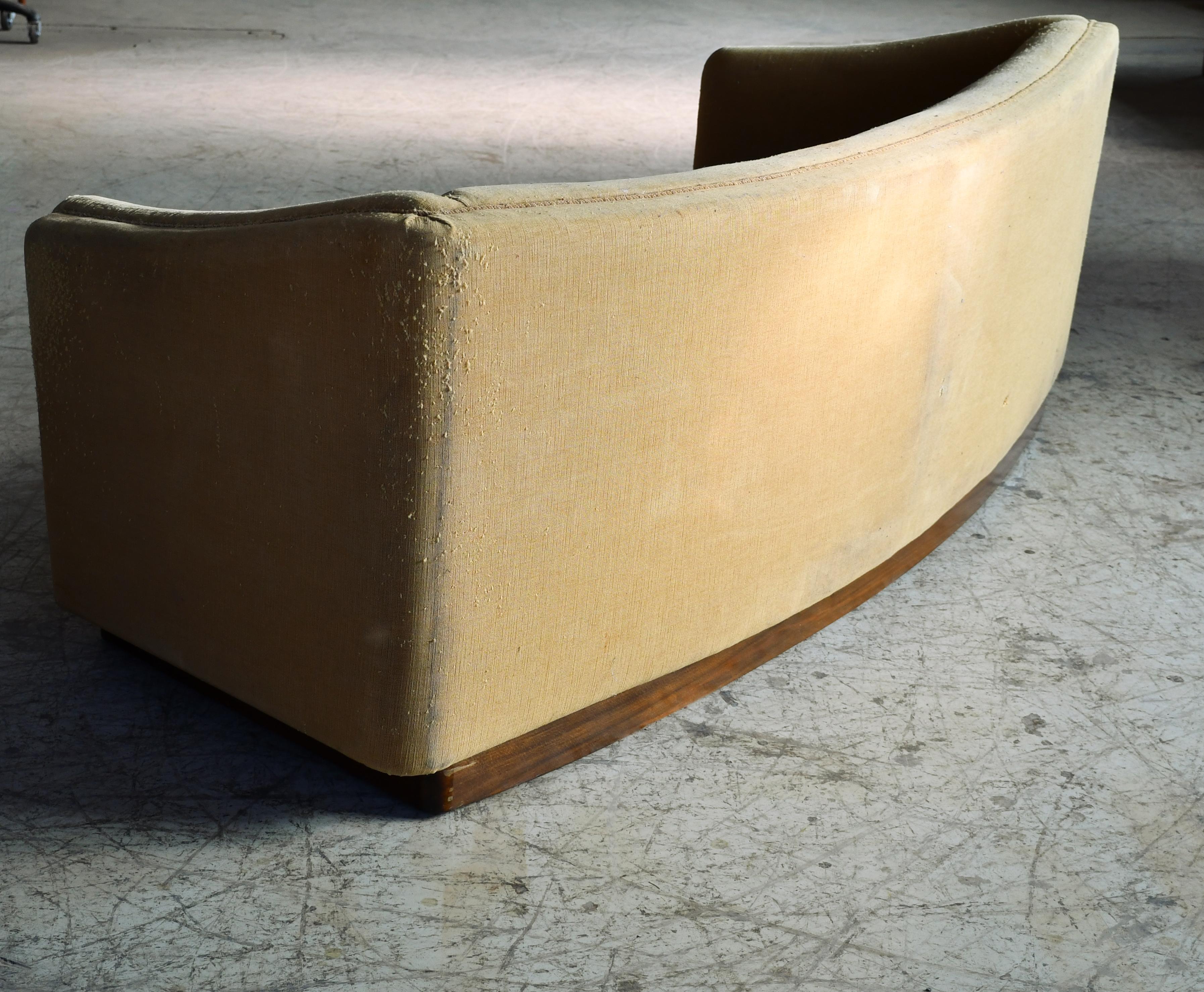 Danish 1940s Curved Shape Sofa Model 1668 by Ole Wanscher for Fritz Hansen 1