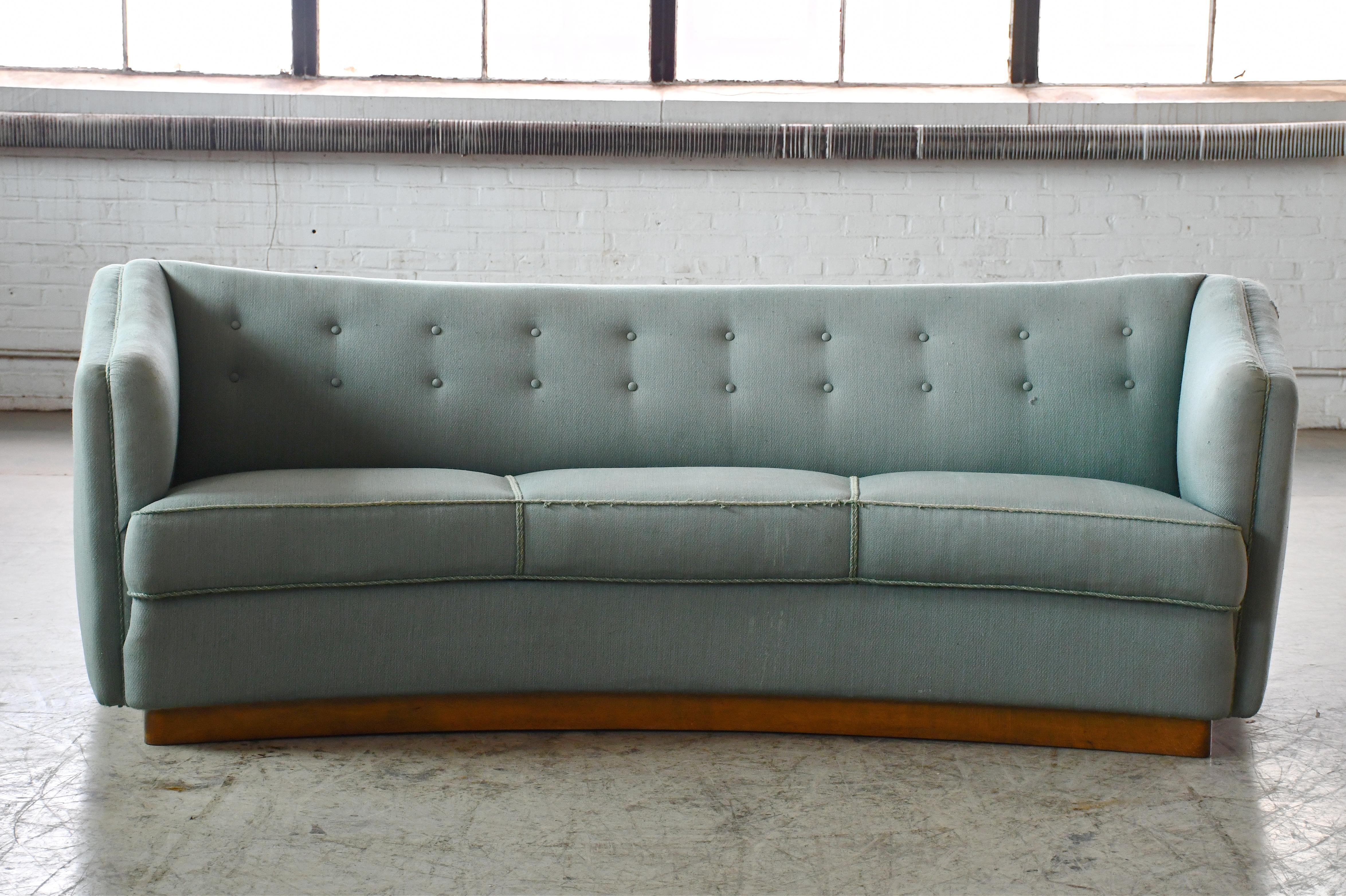 Mid-Century Modern Danish 1940s Curved Sofa Model 1668 by Ole Wanscher for Fritz Hansen For Sale