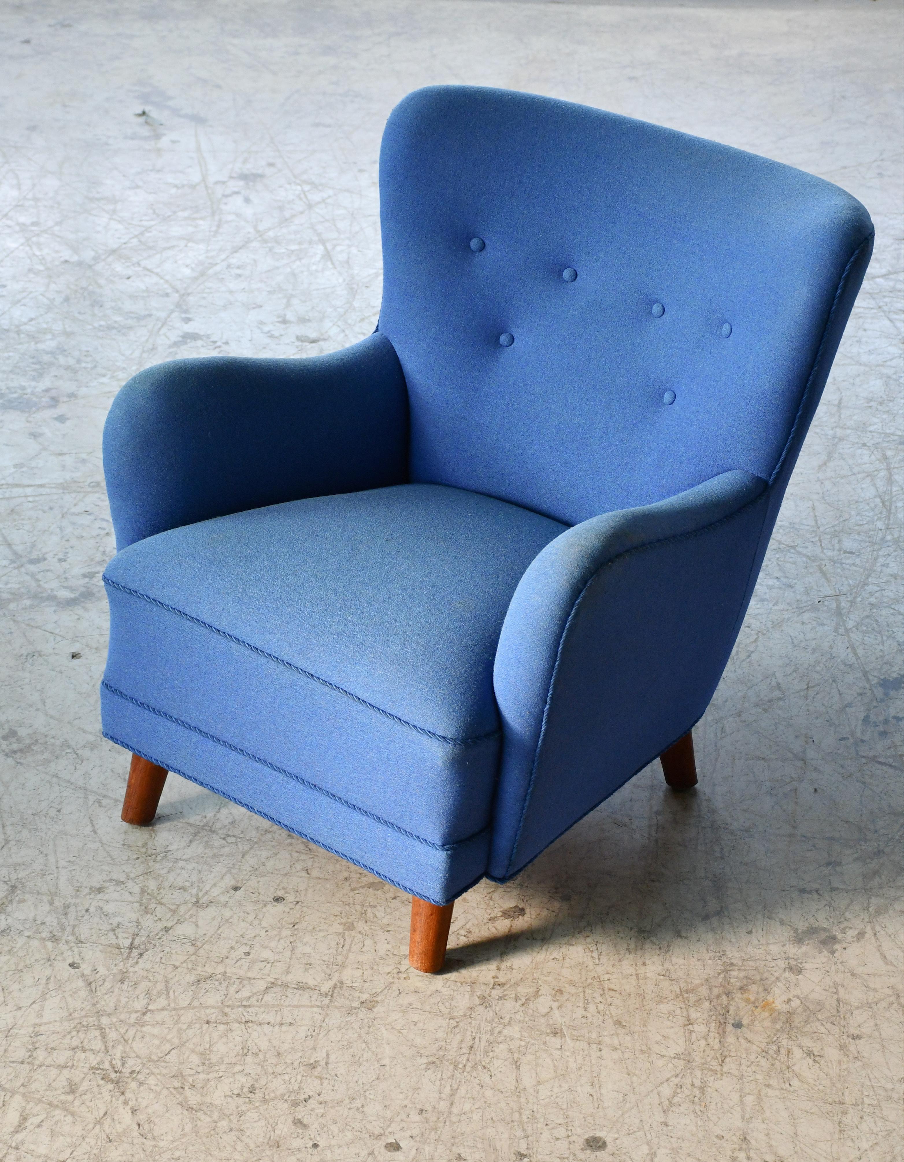 Mid-20th Century Danish 1940s Easy Chair in Blue Wool