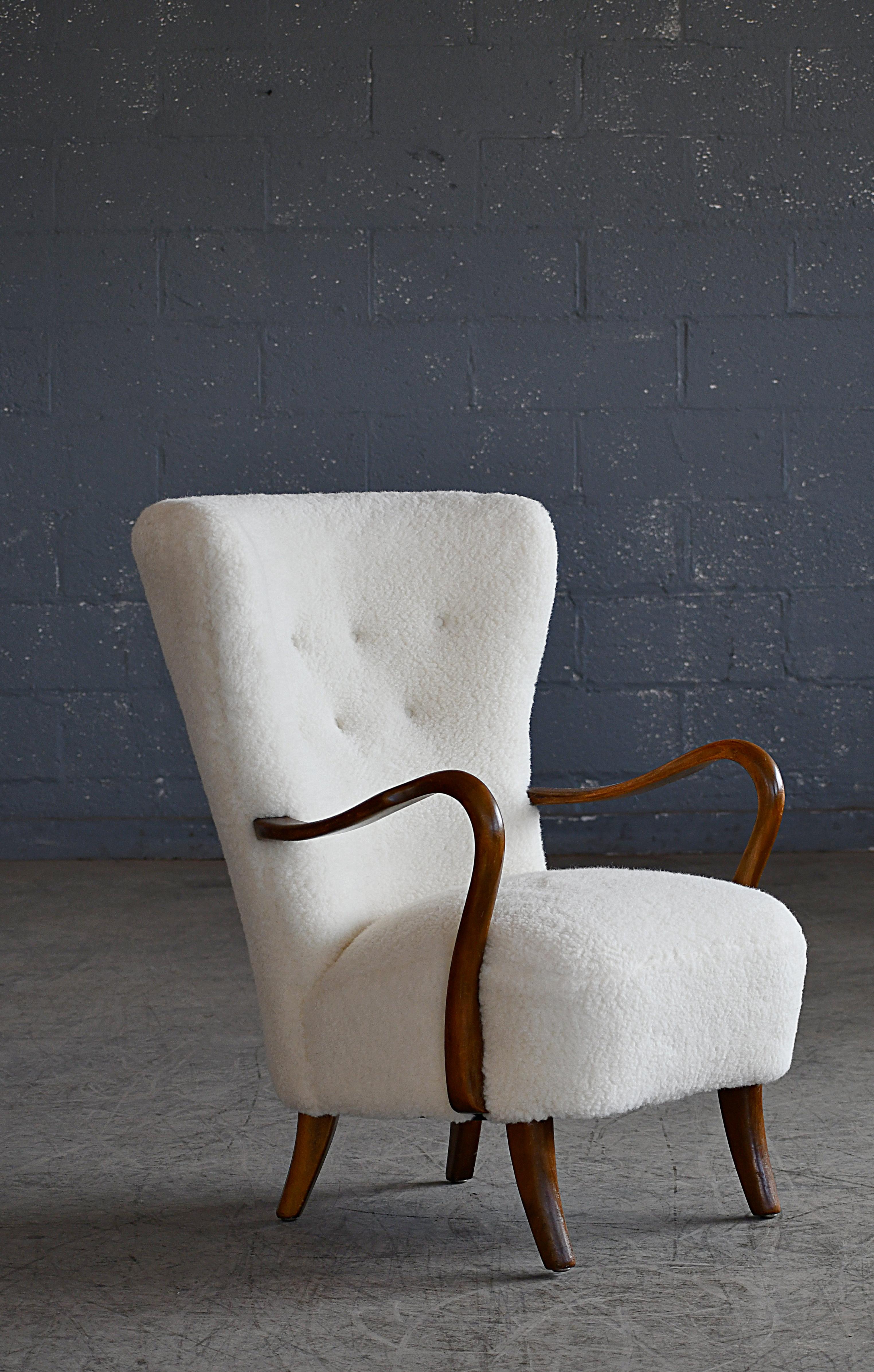 Mid-Century Modern Danish 1940s Easy Chair in Lambswool with Open Armrests by Alfred Christensen