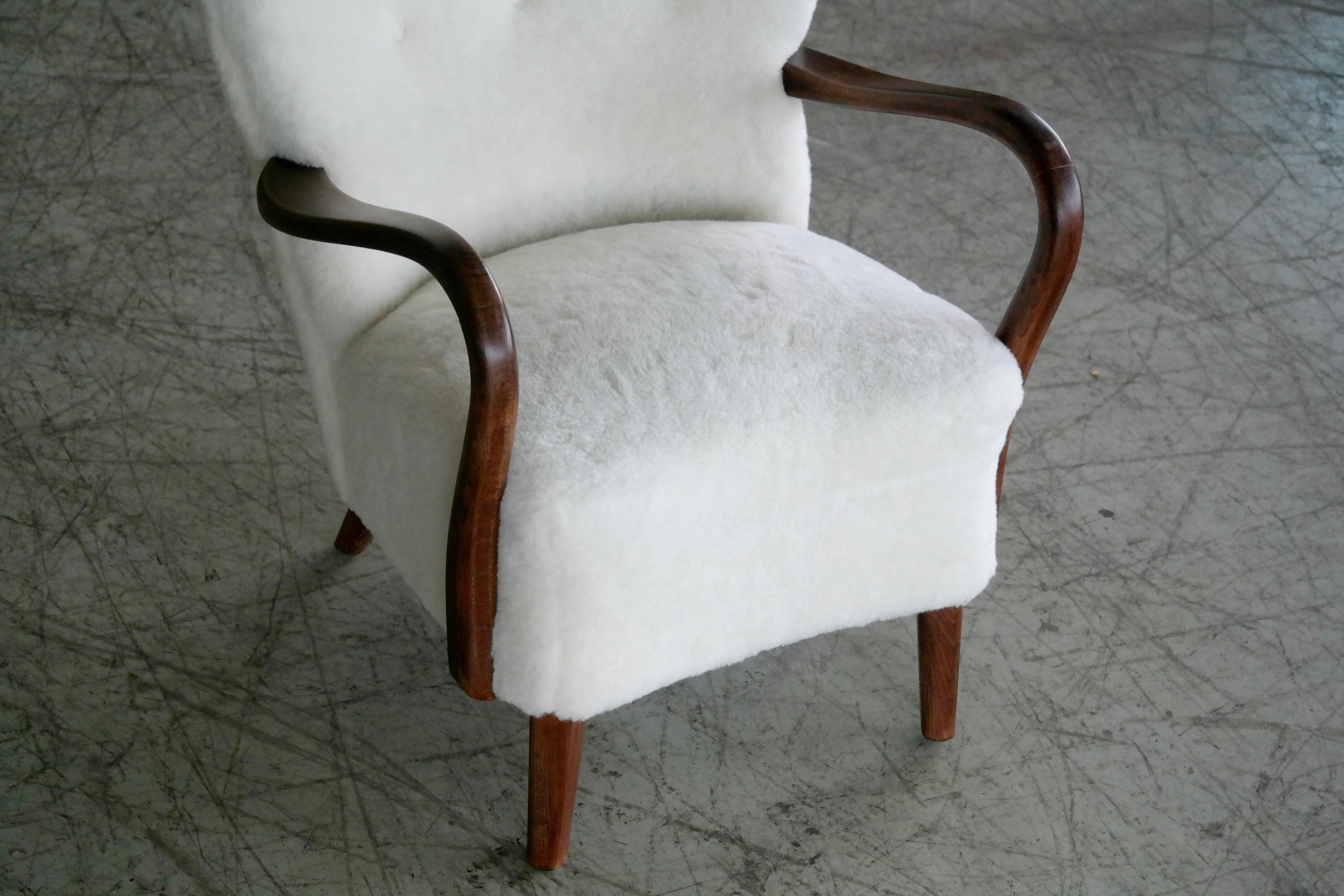 Danish 1940s Easy Chair in Lambswool with Open Armrests by Alfred Christensen In Good Condition In Bridgeport, CT