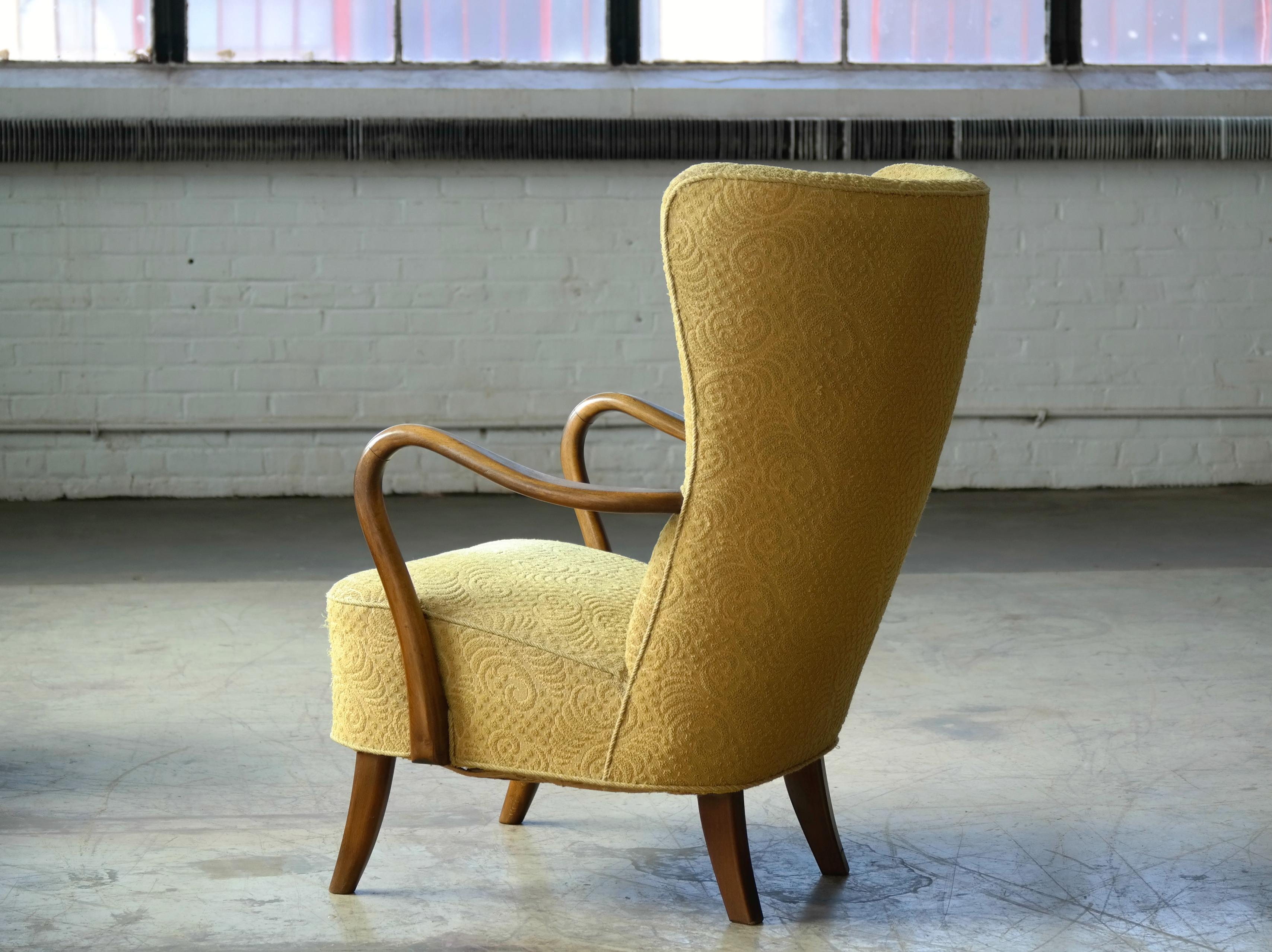 Mid-20th Century Danish 1940s Easy Chair with Open Armrests in Beech by Alfred Christensen