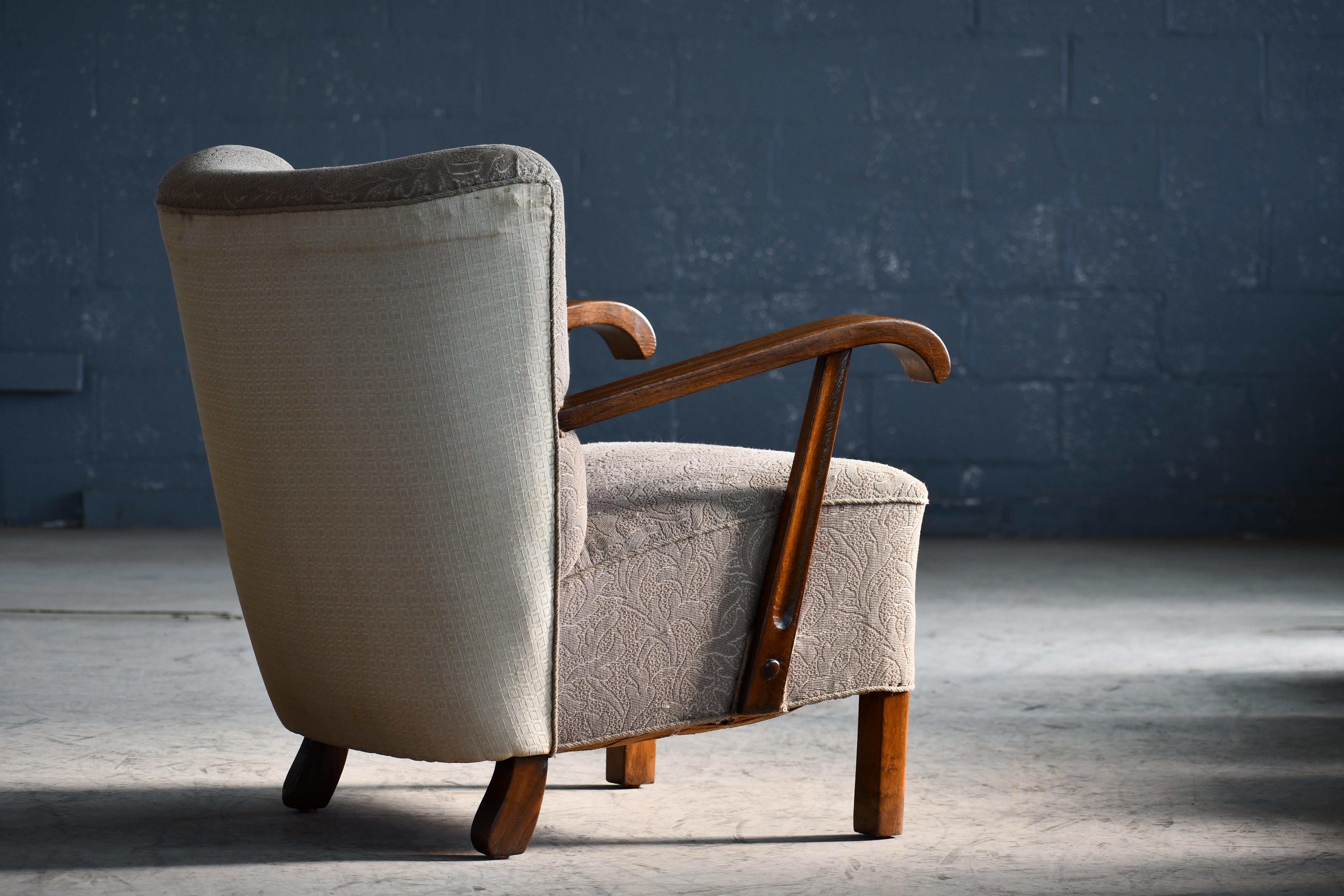 Danish 1940's Easy Lounge Chair by Slagelse Open Armrests in Oak  For Sale 4