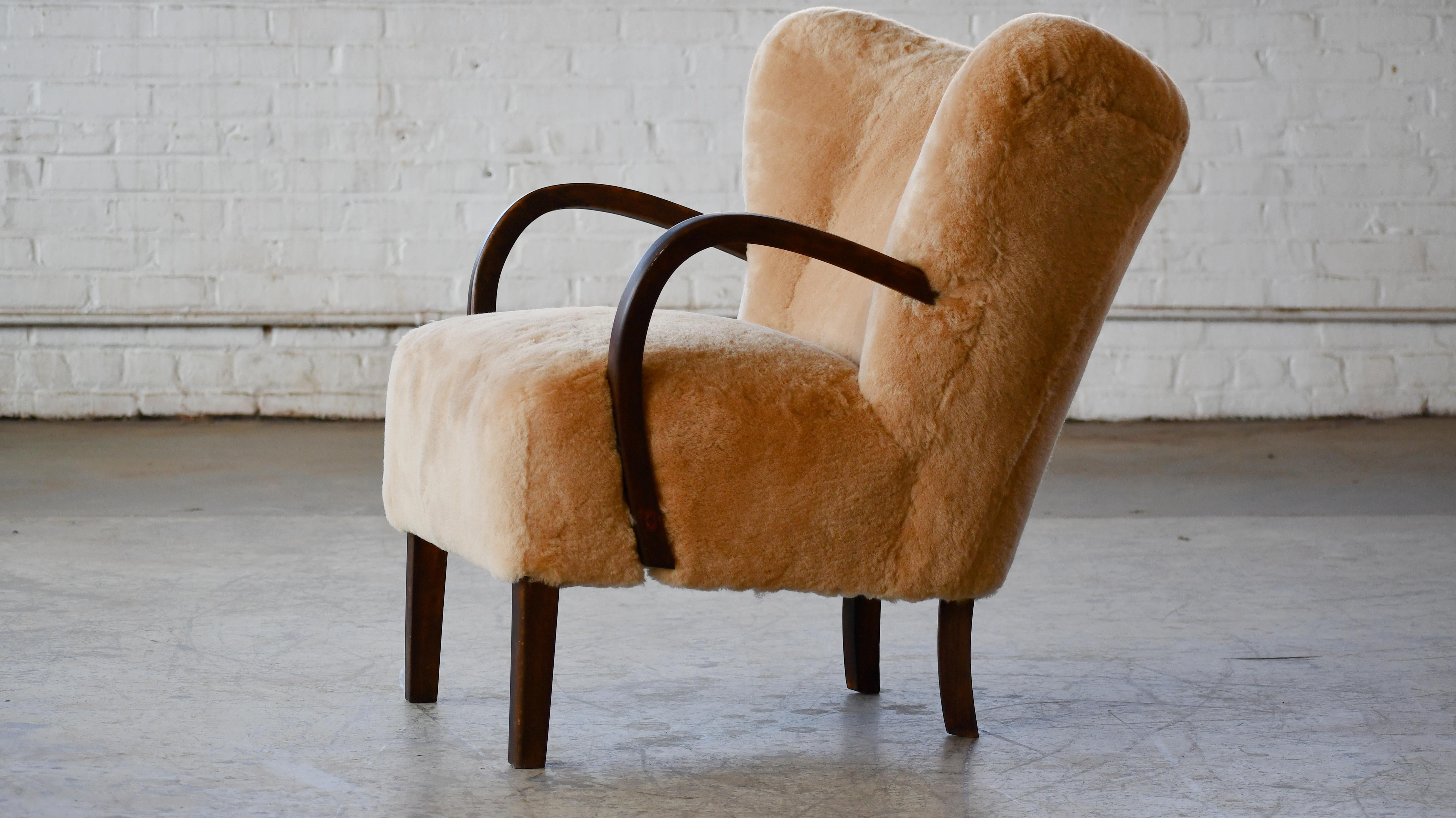 Danish 1940's Easy Lounge Chair in Amber Sheepskin attributed to Viggo Boesen In Good Condition In Bridgeport, CT