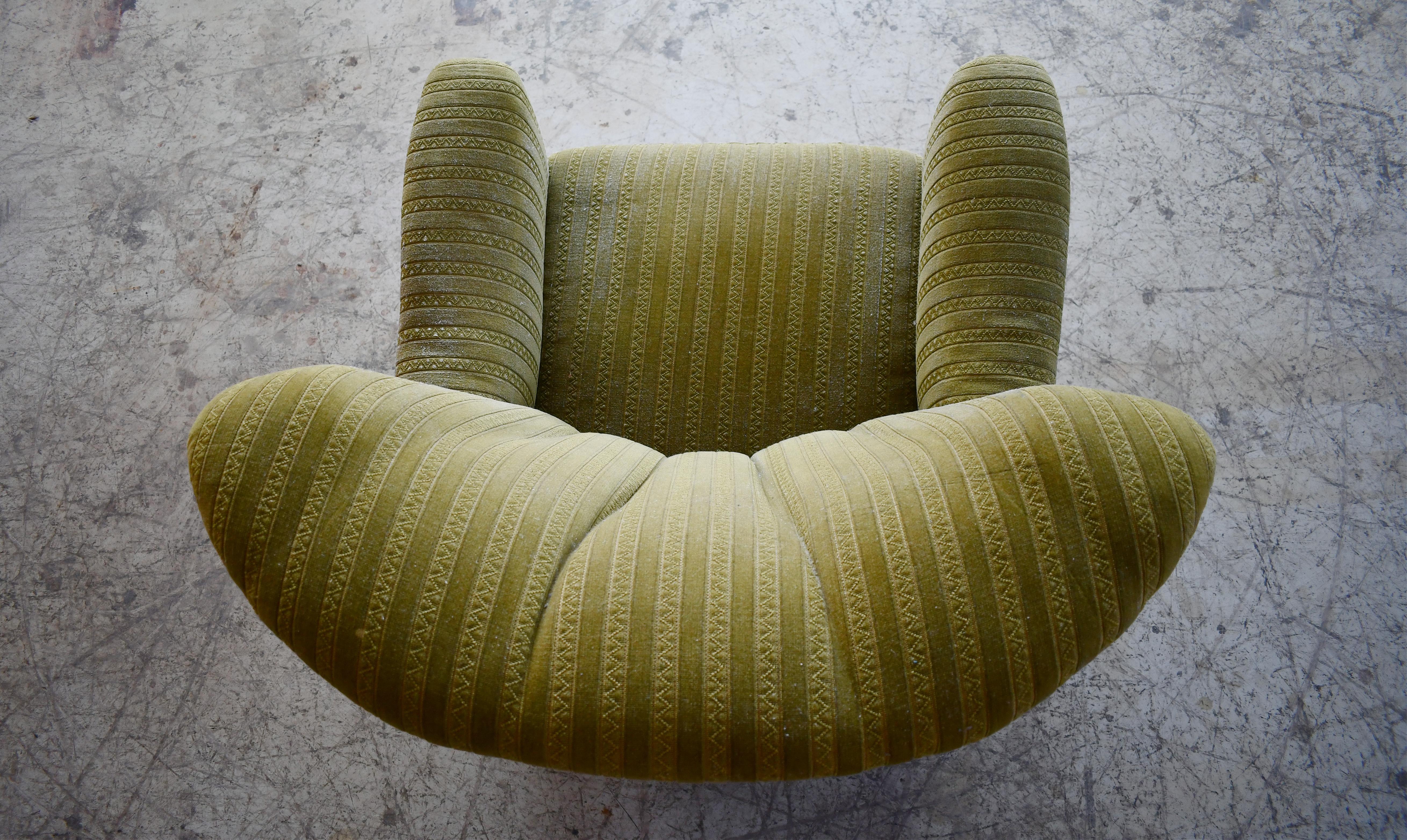 Danish 1940's Fritz Hansen Style Large Club Chair in Wool with Channel Back For Sale 4