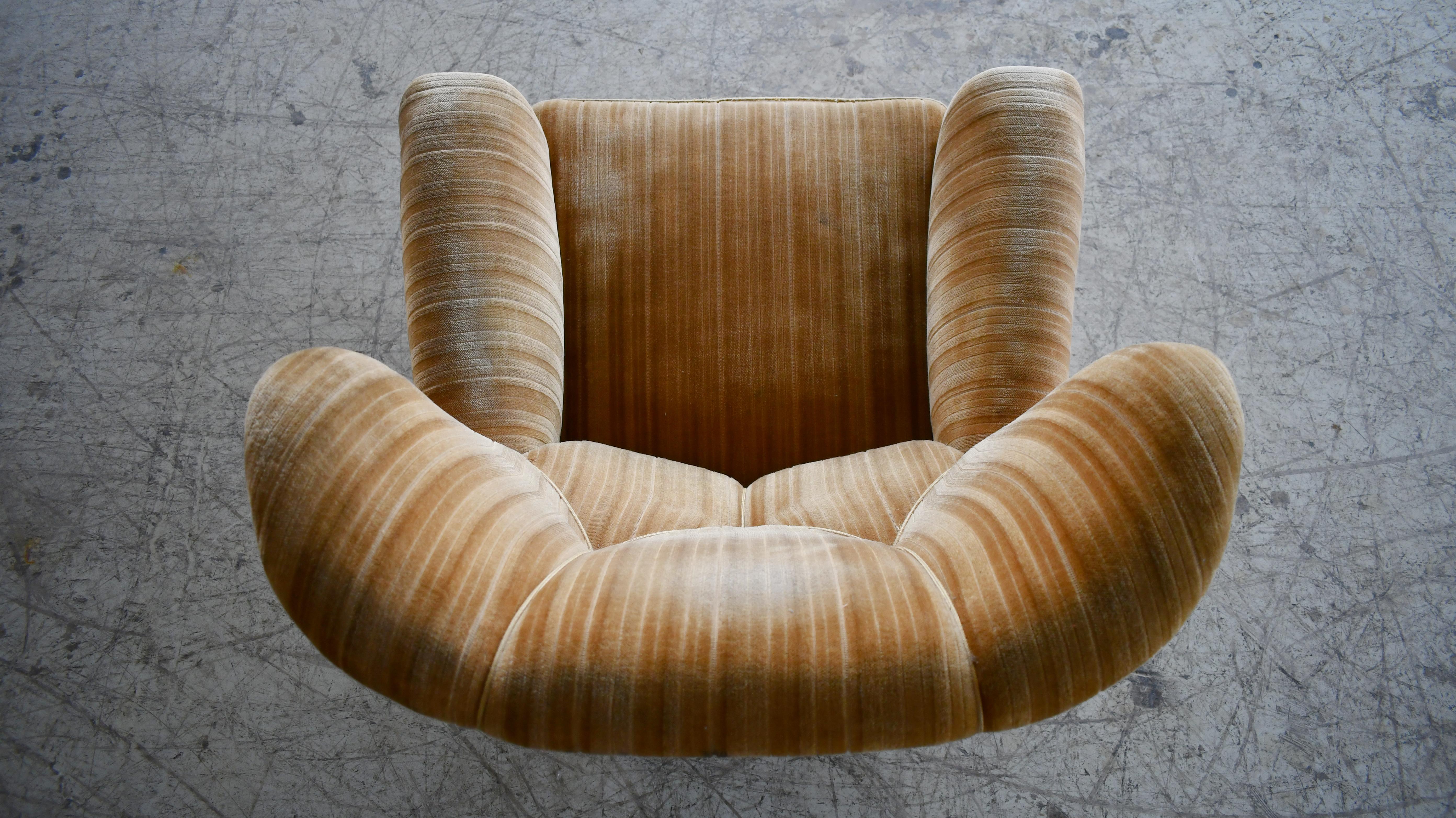 Danish 1940's Fritz Hansen Style Large Club Chair in Wool with Channel Back 1