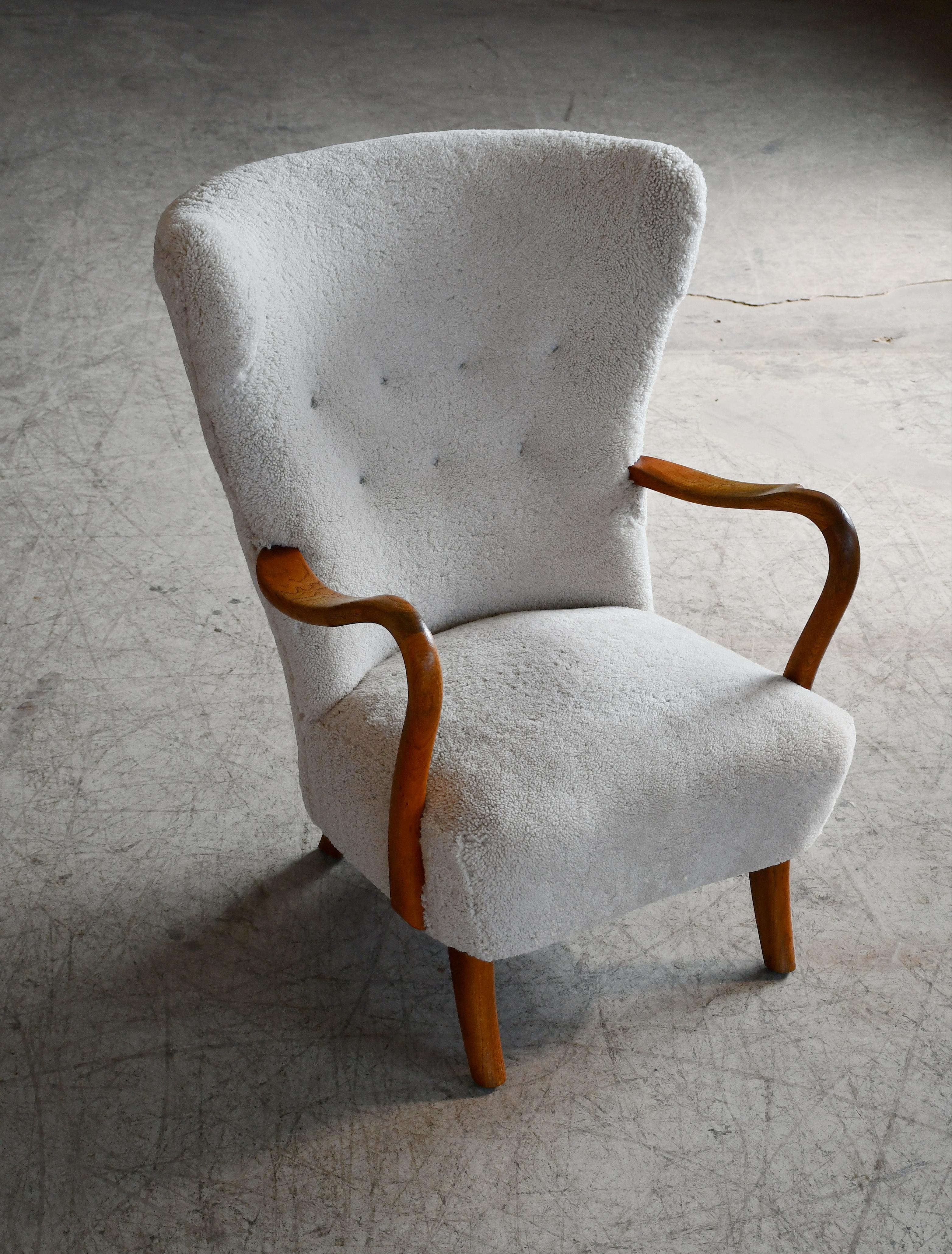 Danish 1940's High Back Lounge Chair by Alfred Christensen in Grey Sheepskin In Good Condition For Sale In Bridgeport, CT