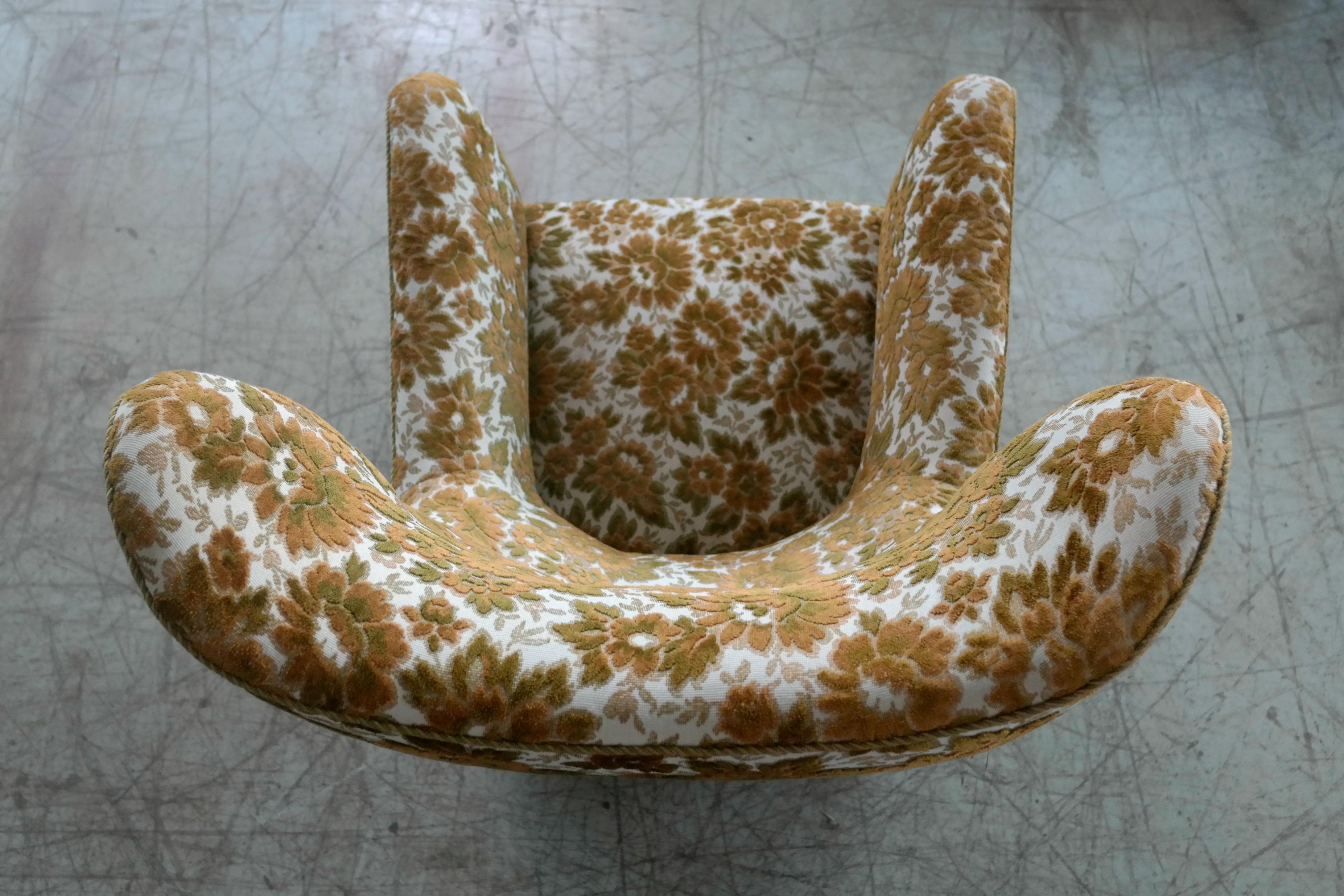 Danish, 1940s High Back Lounge Chair Model 1672 by Fritz Hansen 5