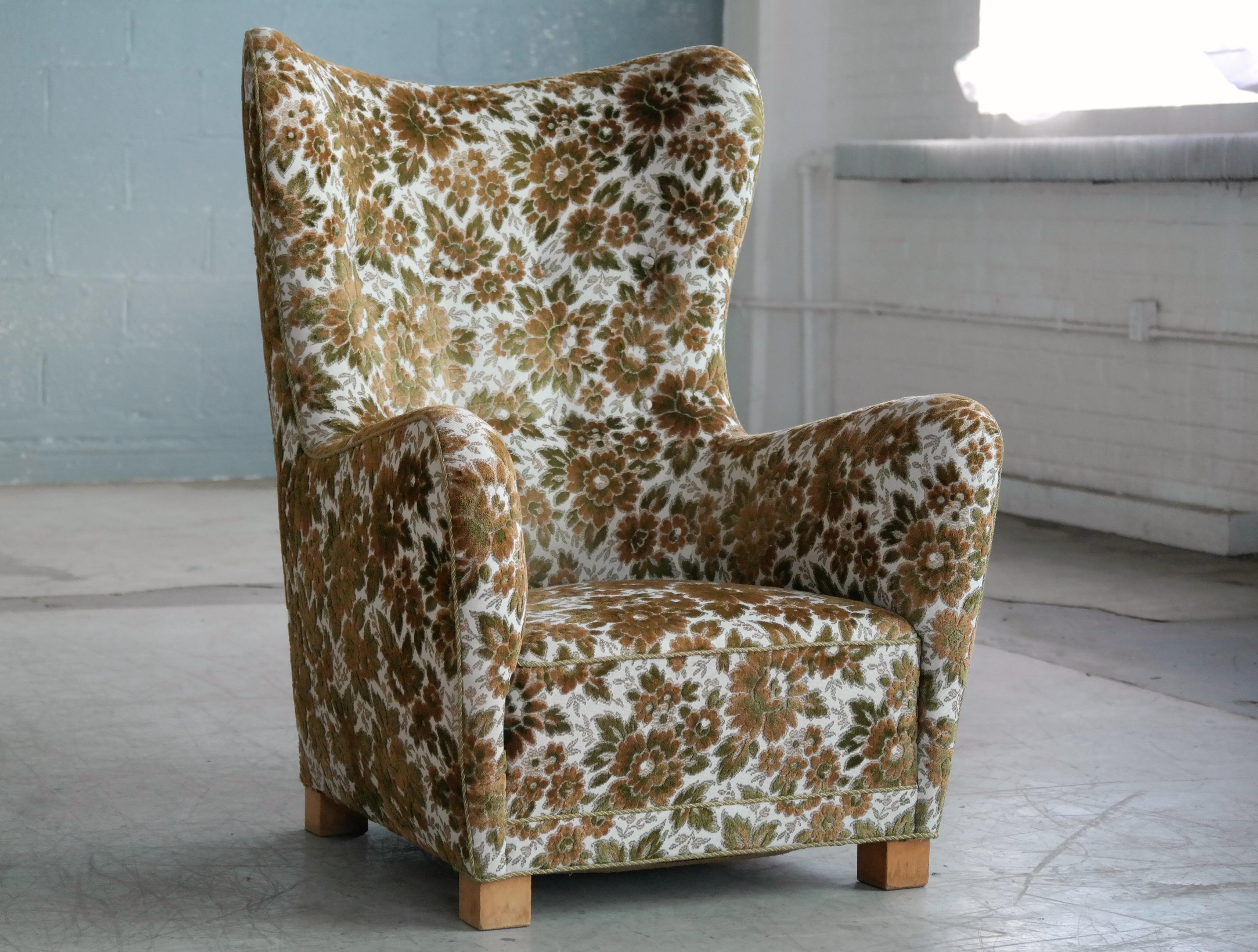 Danish, 1940s High Back Lounge Chair Model 1672 by Fritz Hansen In Good Condition In Bridgeport, CT