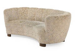 Grand canapé danois des années 1940 à forme banane incurvée