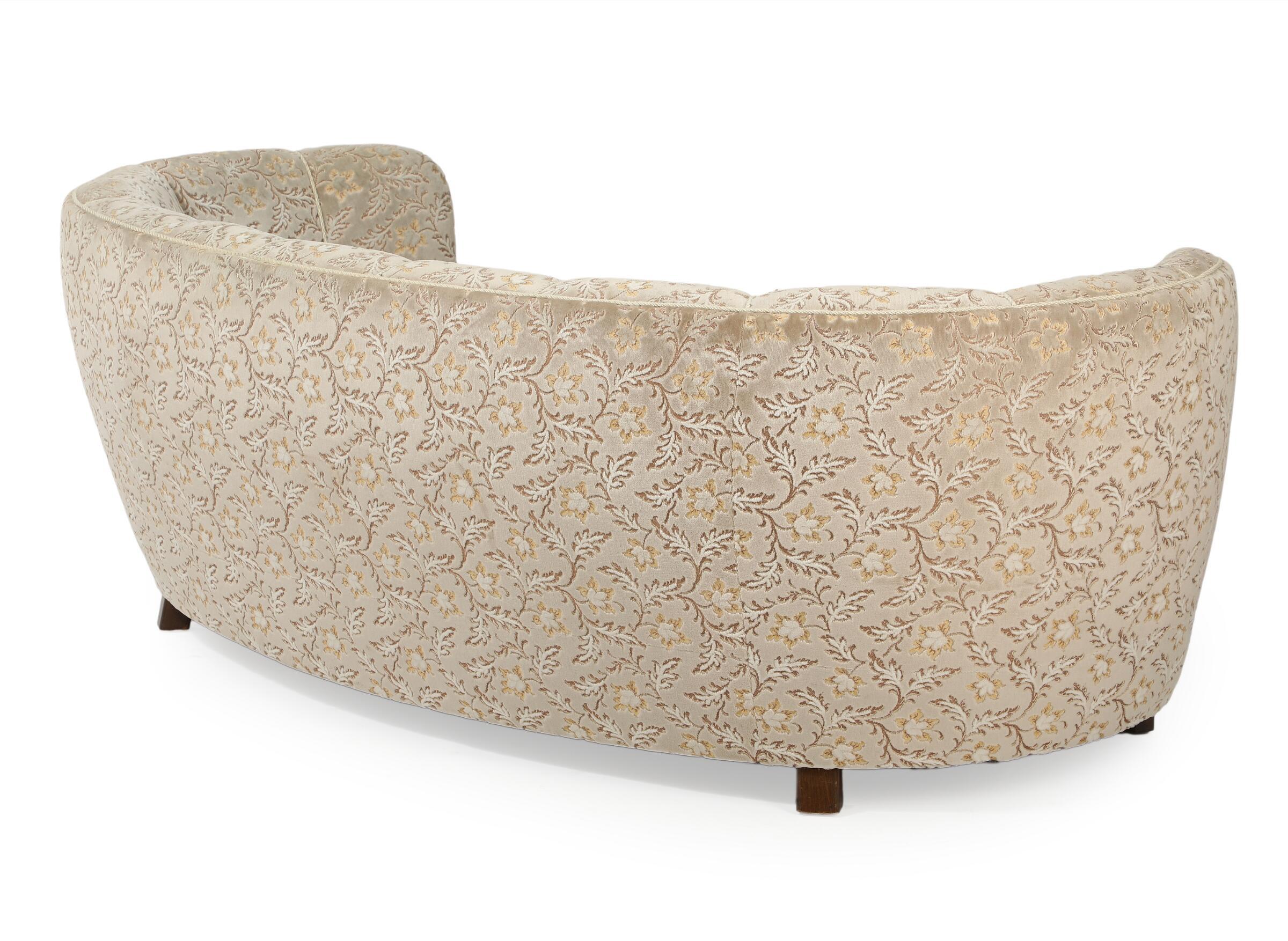 Sofá danés curvo con forma de plátano de los años 40 Danés en venta