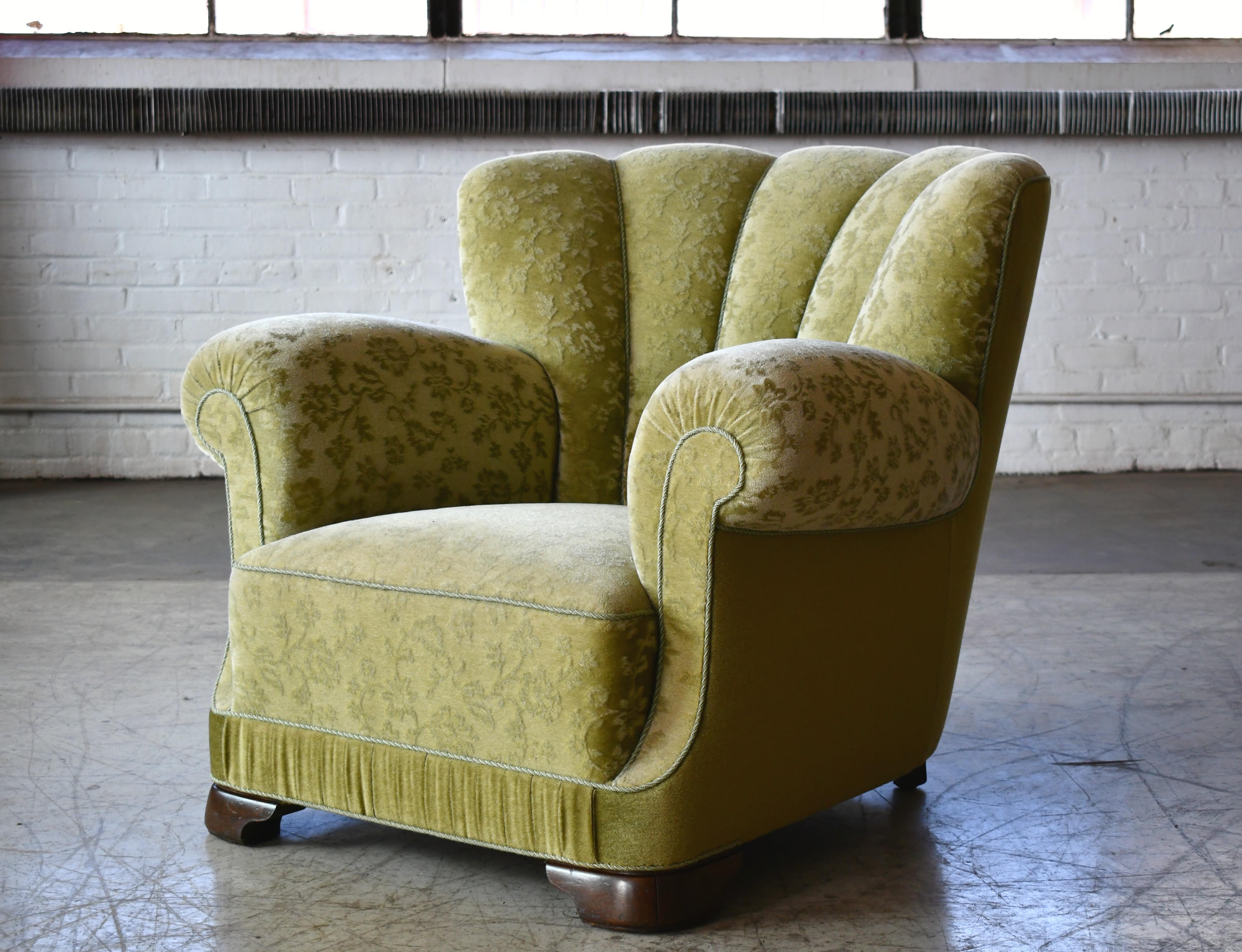 Mid-Century Modern Danish 1940s Large Club Chair in the Style of Fritz Hansen Model 1518