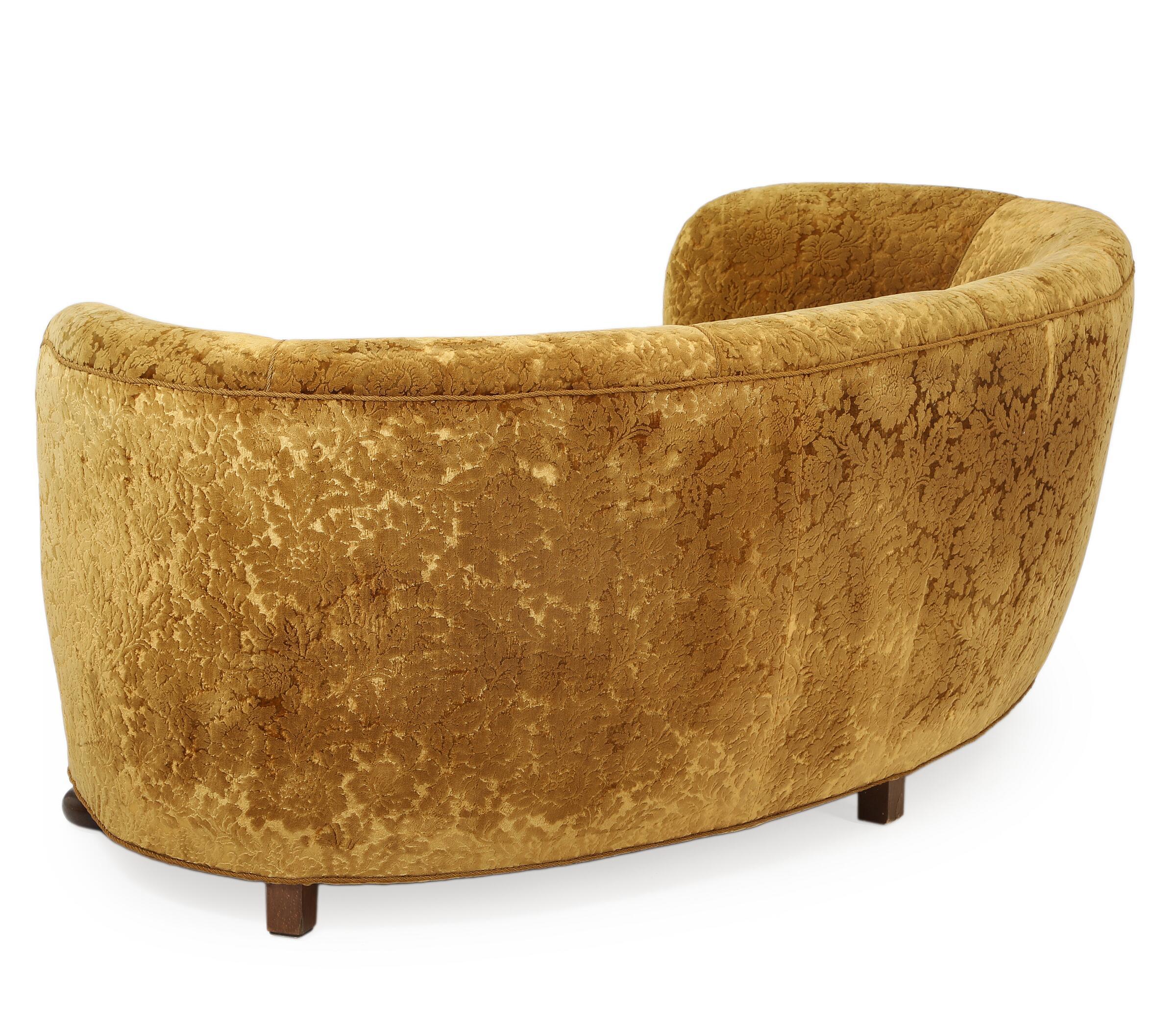 Danish 1940s Large Curved Banana Shape Sofa In Good Condition For Sale In Bridgeport, CT