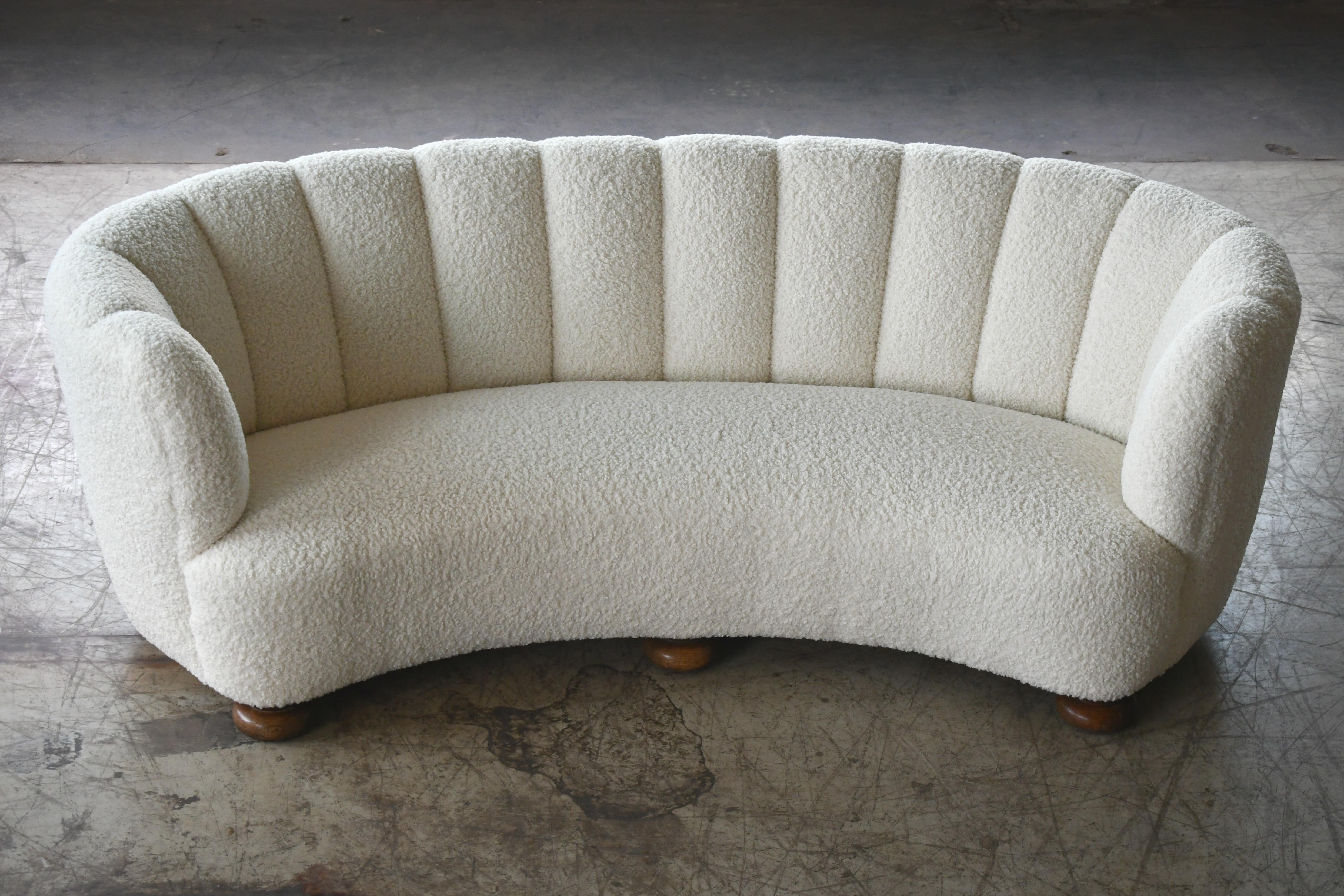 curved sofa for bay window