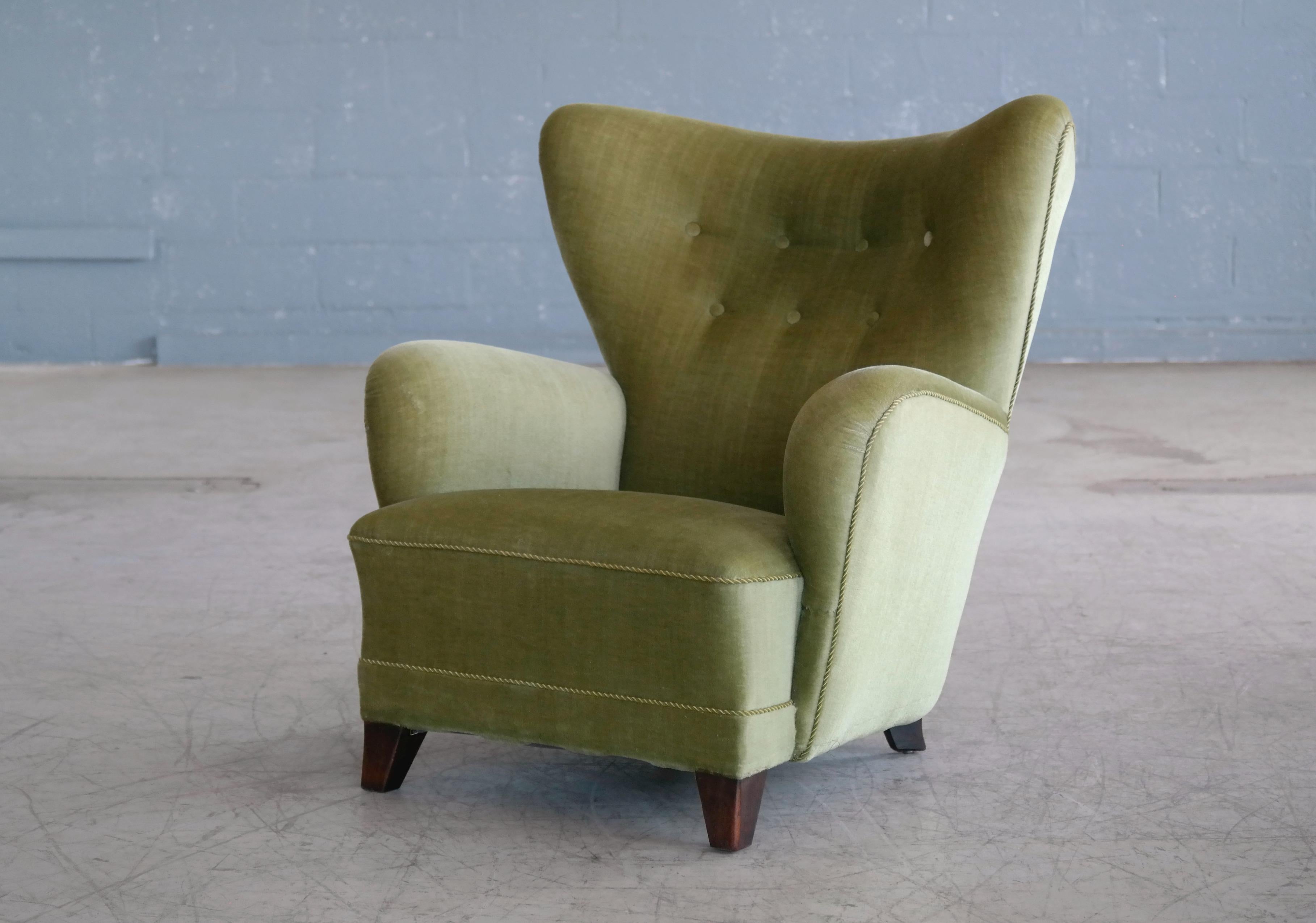  1940s Lassen Style Easy Chair in Original Mohair Fabric In Good Condition In Bridgeport, CT
