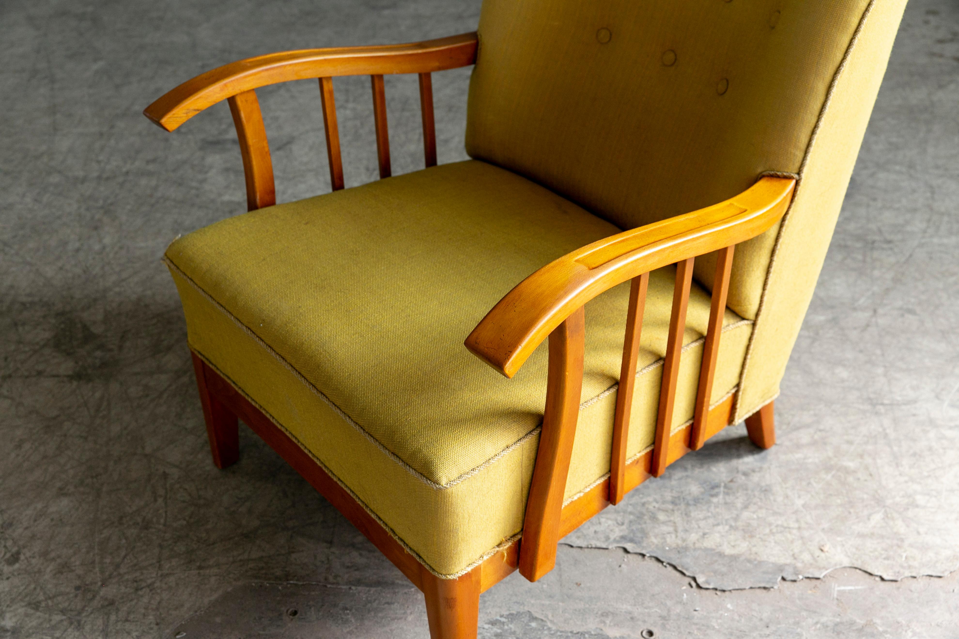 Danish 1940s Lounge Chairs with Elmwood Armrests For Sale 2