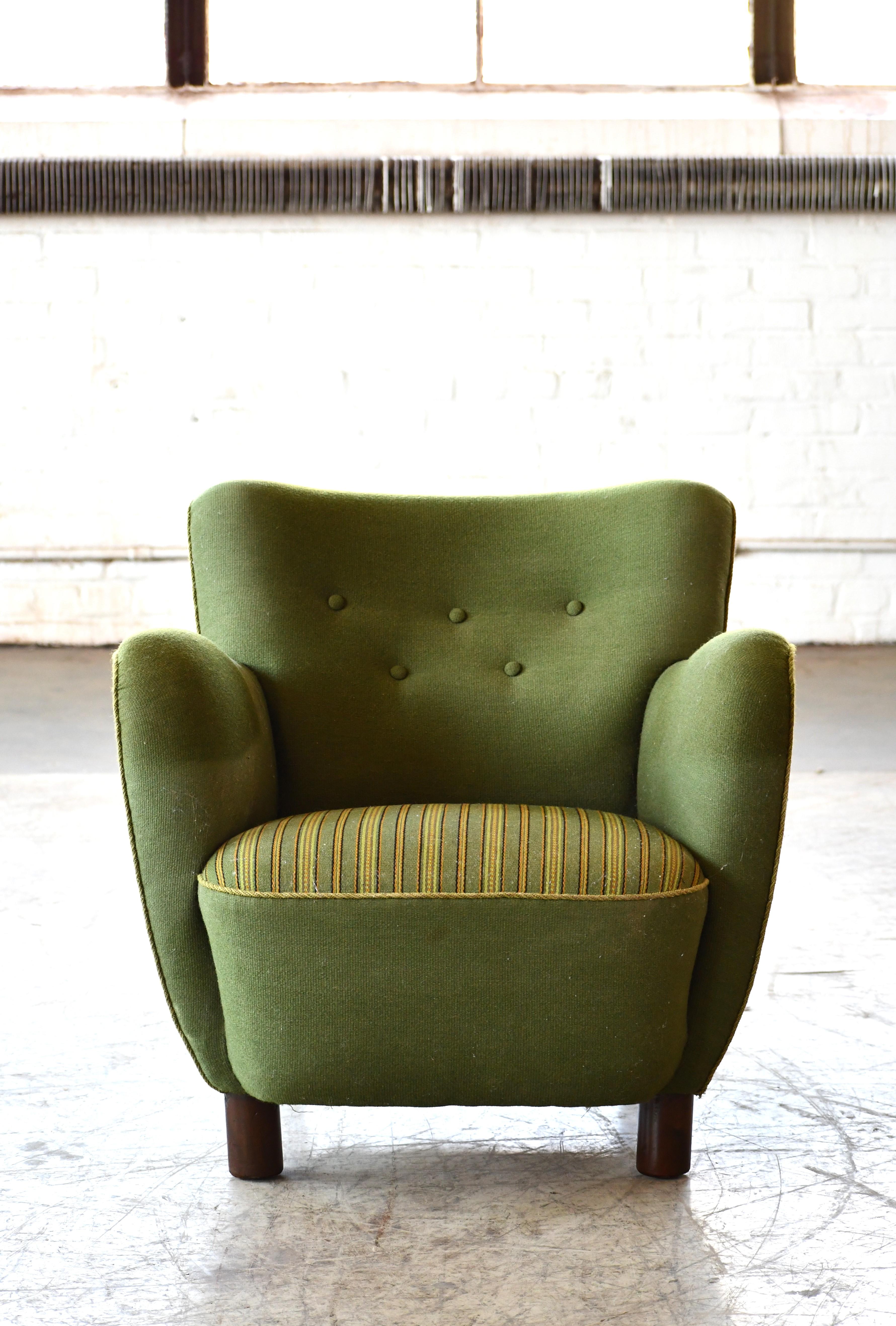Mid-Century Modern Danish 1940s Lounge or Club Chair in the Style of Georg Kofoed For Sale