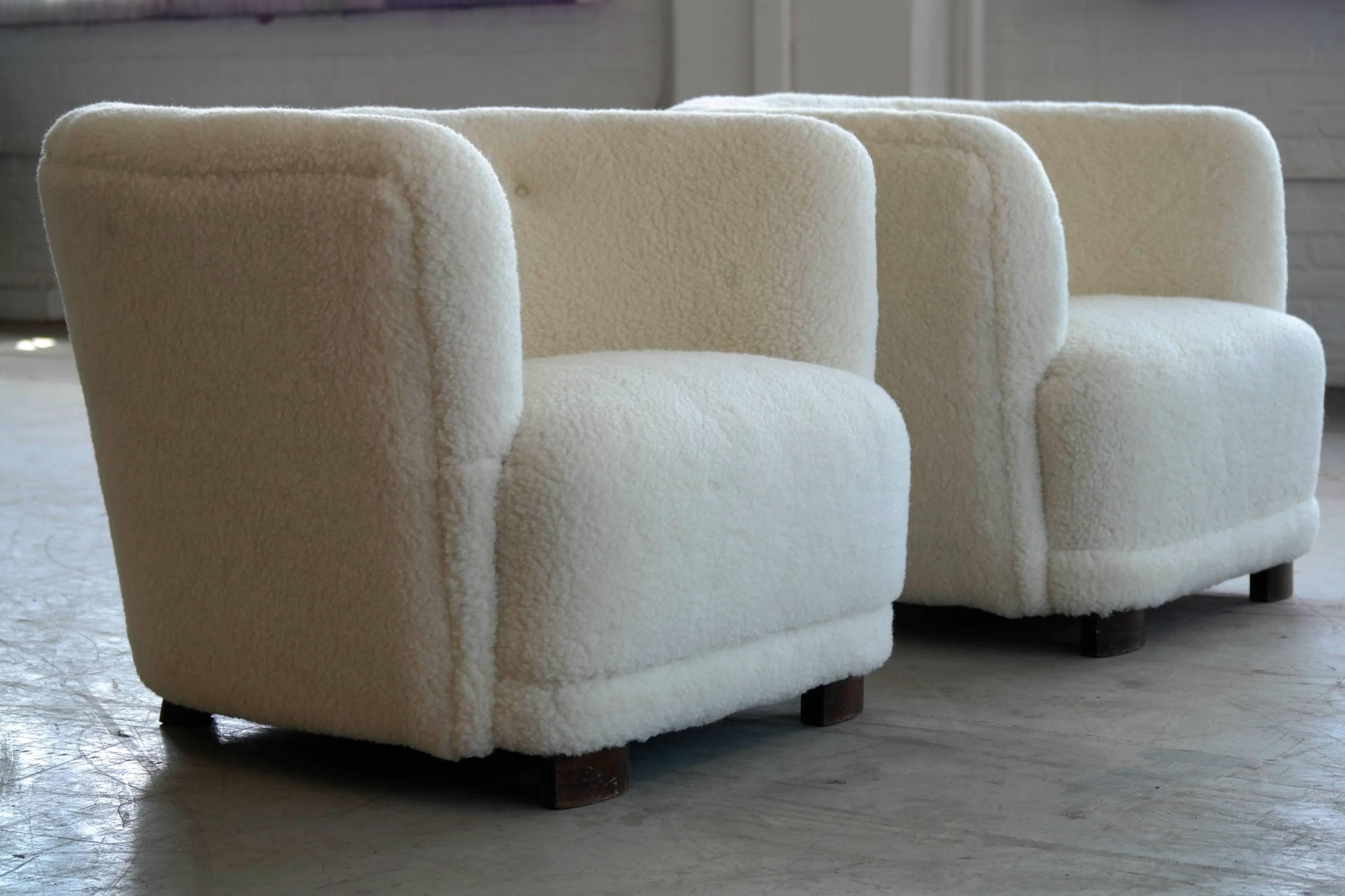 Danish 1940s Lounge or Club Chairs in Lambswool in the Style of Viggo Boesen In Excellent Condition In Bridgeport, CT
