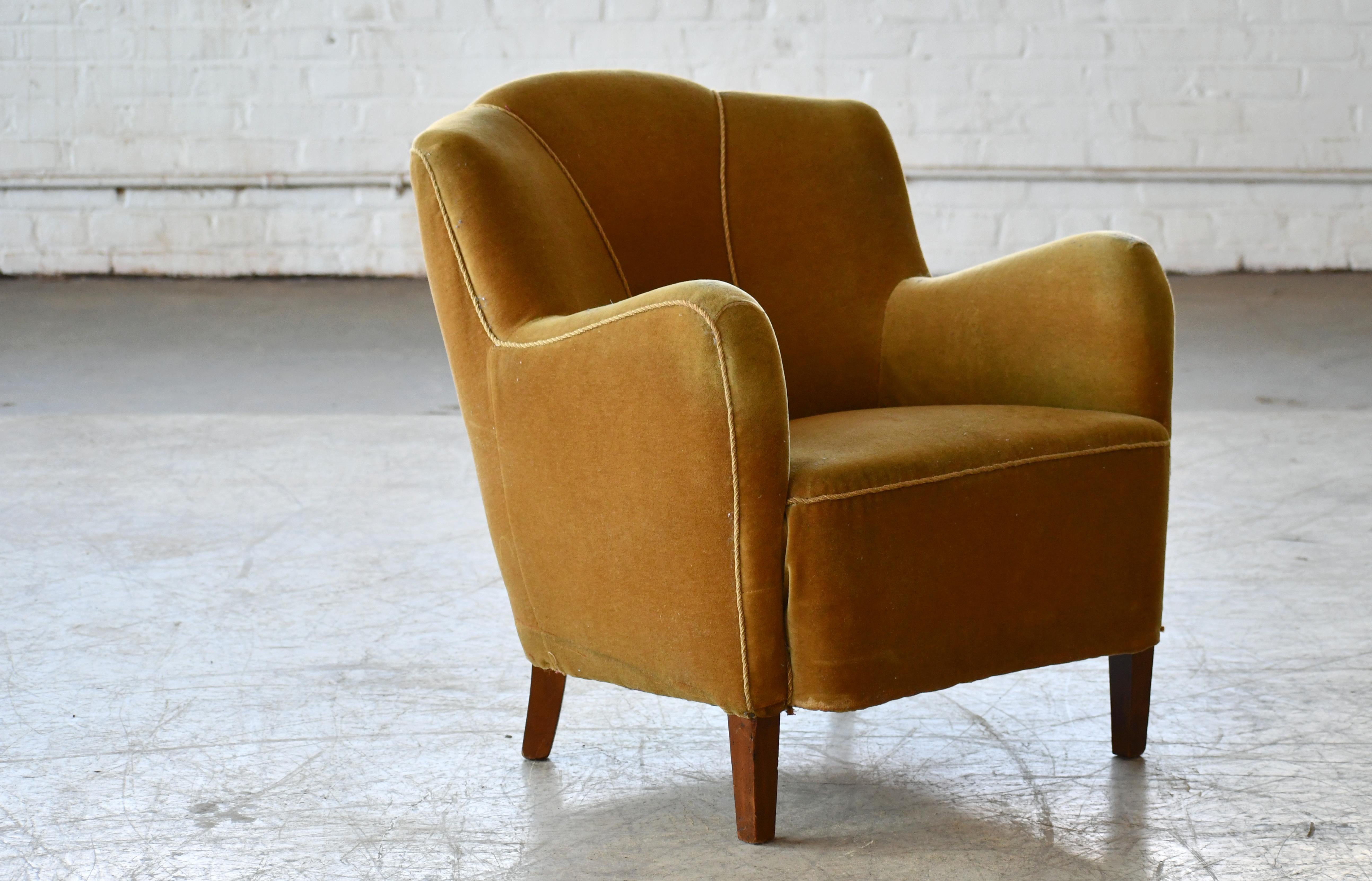 Danish 1940s Low Easy Chair in Yellow Mohair In Good Condition In Bridgeport, CT