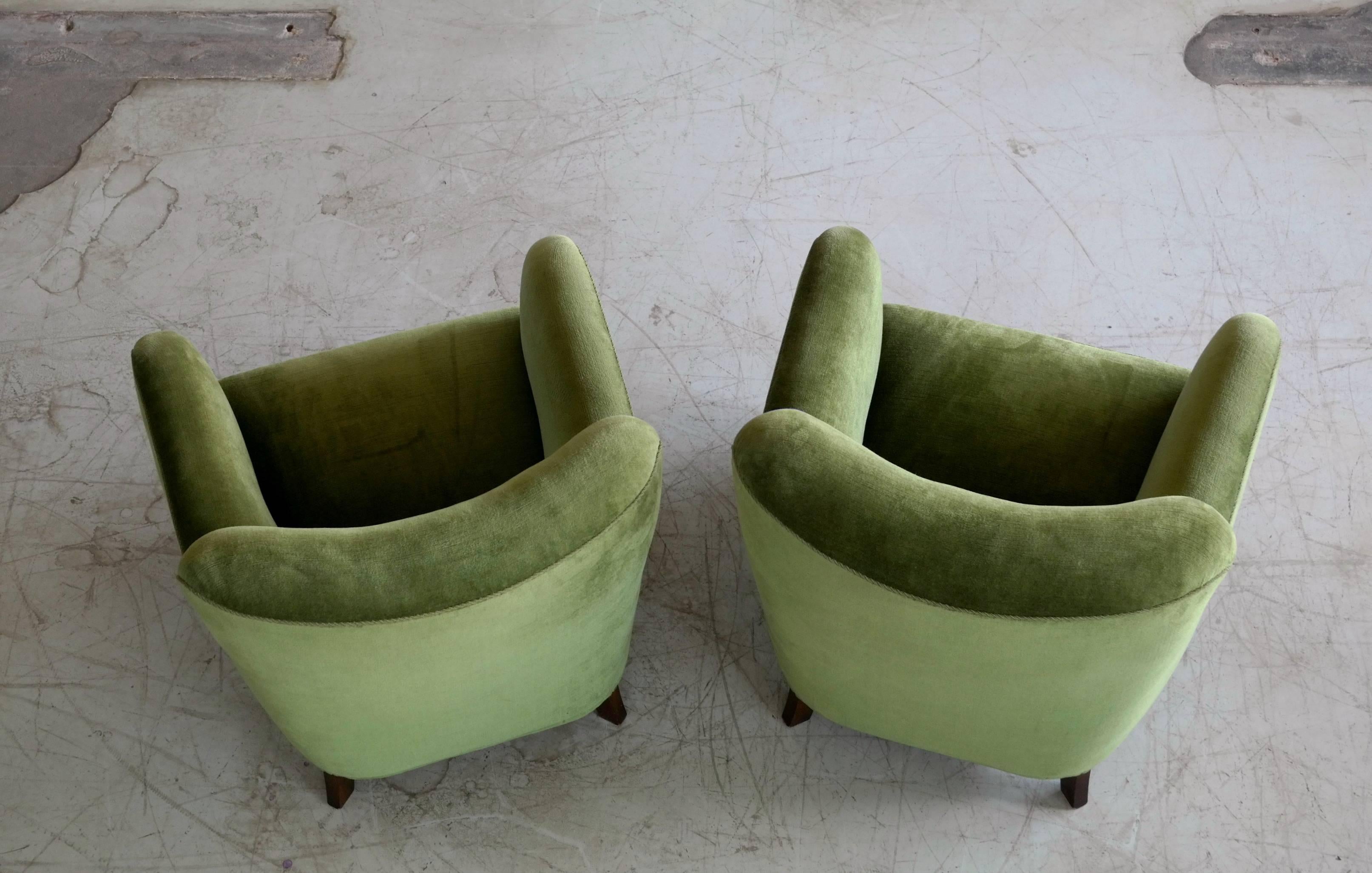 Danish 1940s Mogens Lassen Attributed Pair of Low Lounge Chairs in Mohair Velvet In Excellent Condition In Bridgeport, CT