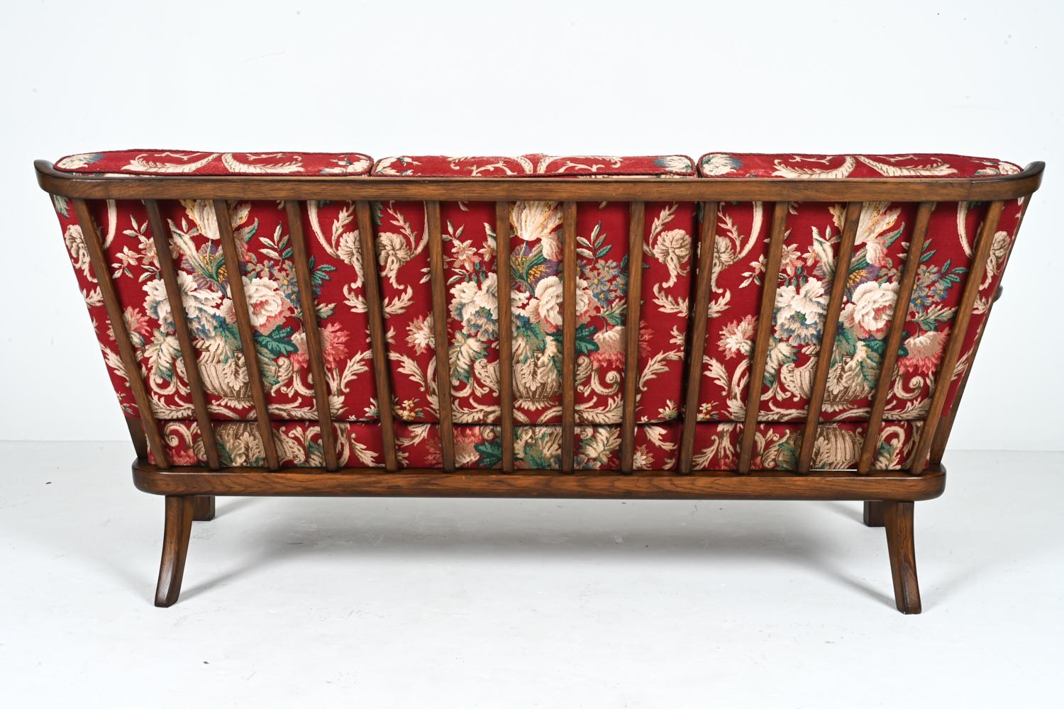 Danish 1940s Open-Arm Sofa in Sculpted Beech Wood by Alfred Christensen For Sale 9