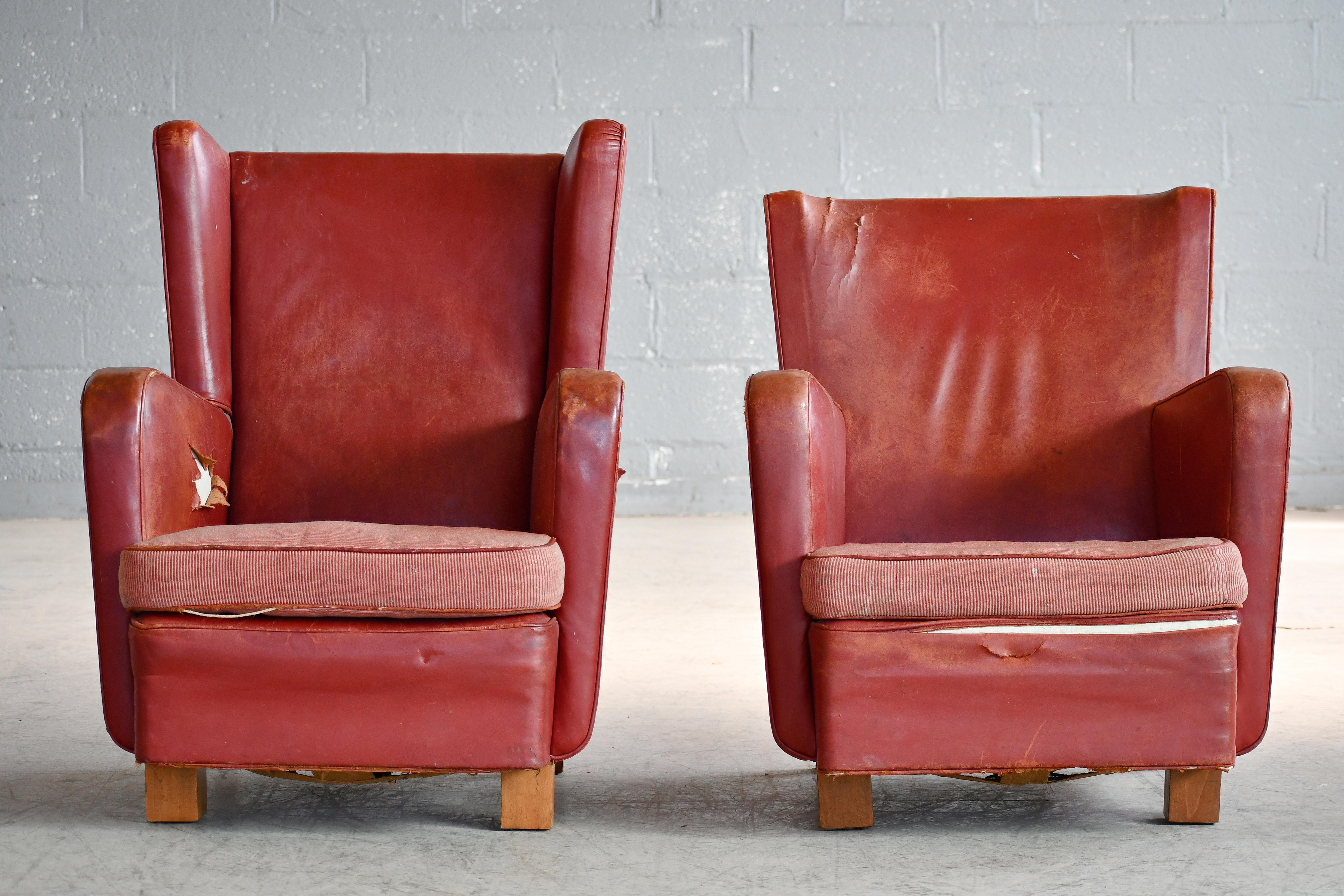 Mid-20th Century Danish 1940s Pair of Club Chairs in Reddish Leather  For Sale