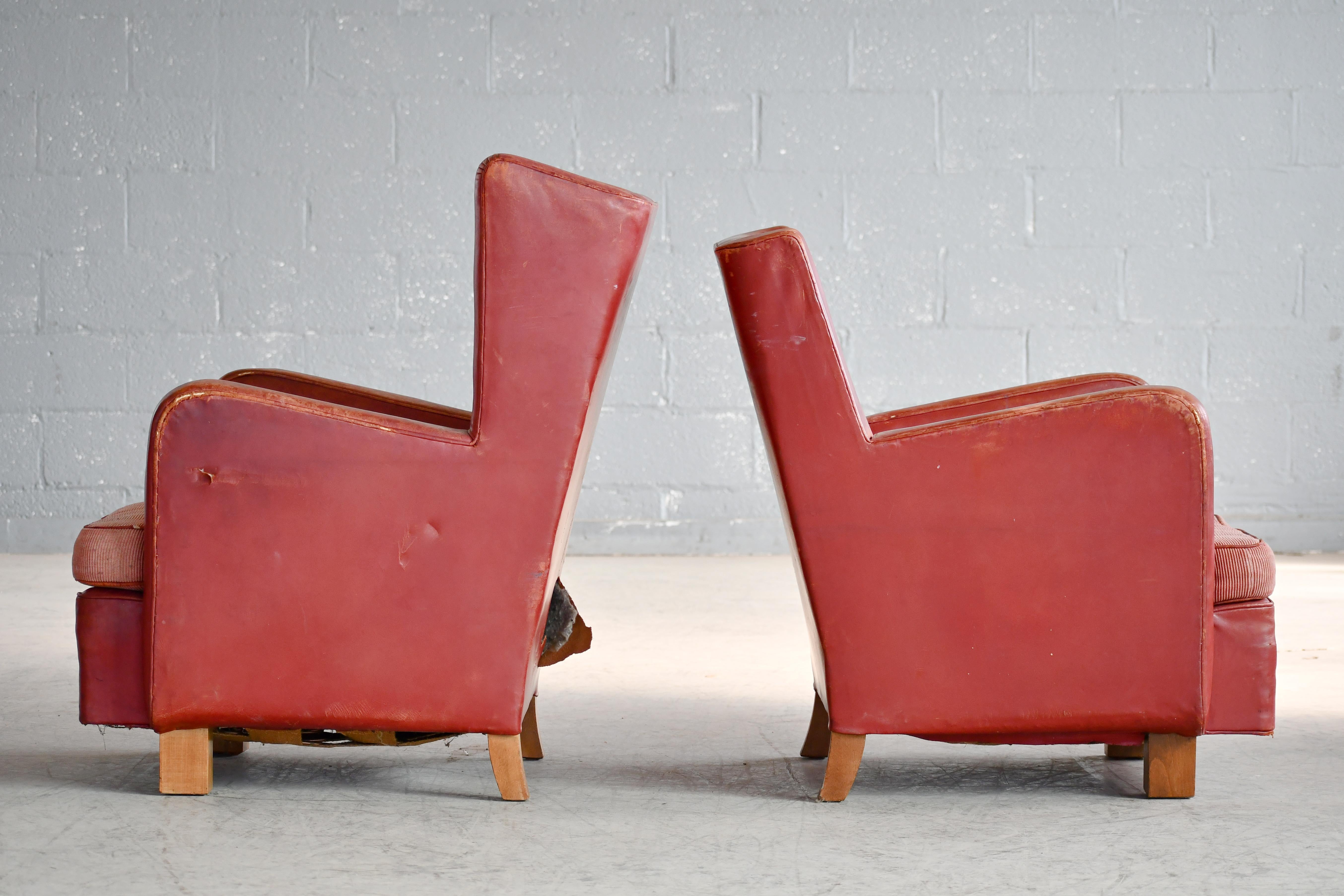 Danish 1940s Pair of Club Chairs in Reddish Leather  For Sale 2