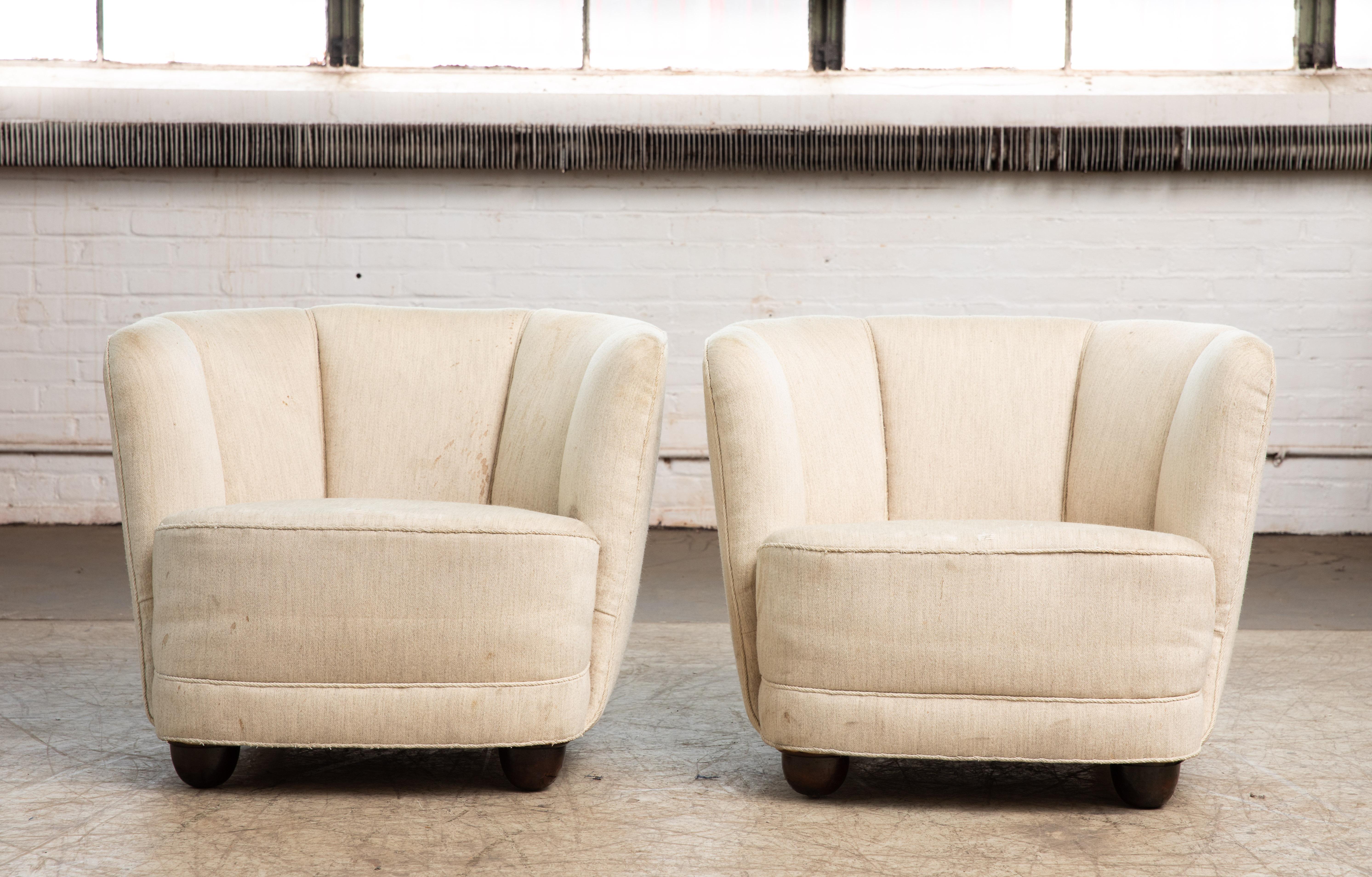 Mid-Century Modern Danish 1940s Pair of Viggo Boesen Style Curved Lounge or Club Chairs