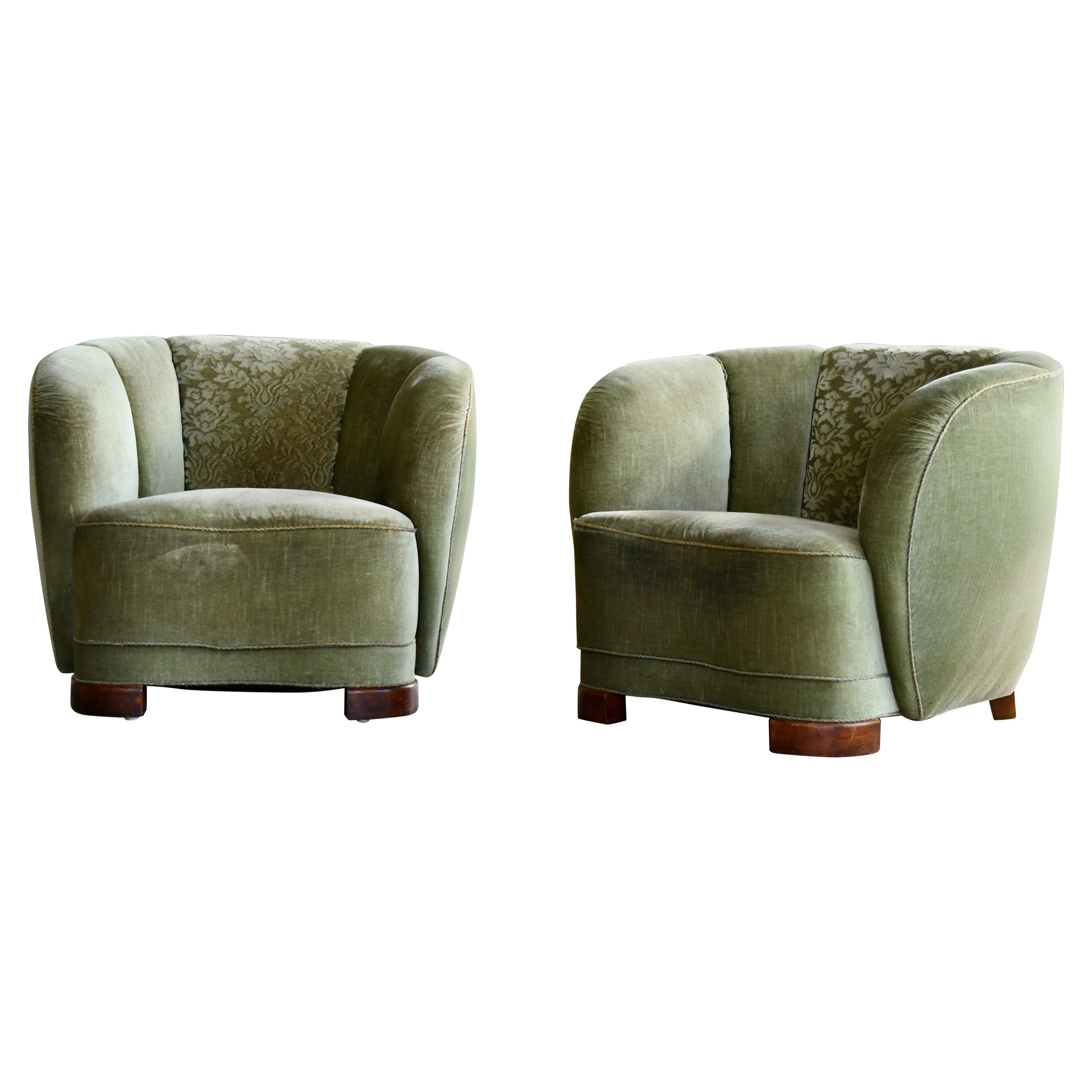 Danish 1940s Pair of Viggo Boesen Style Curved Lounge or Club Chairs