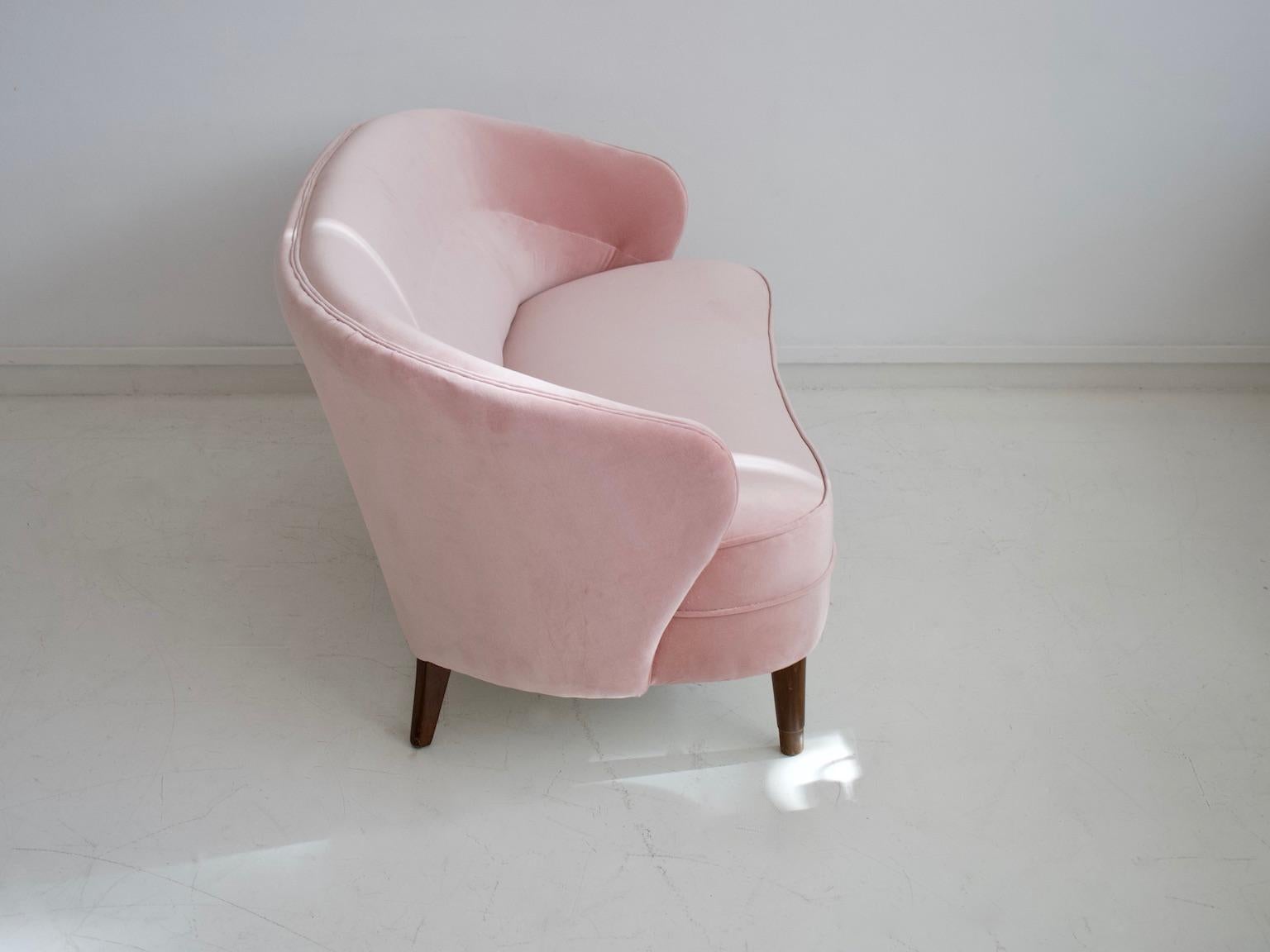 Danish 1940s Pink Velvet Upholstered Sofa 4