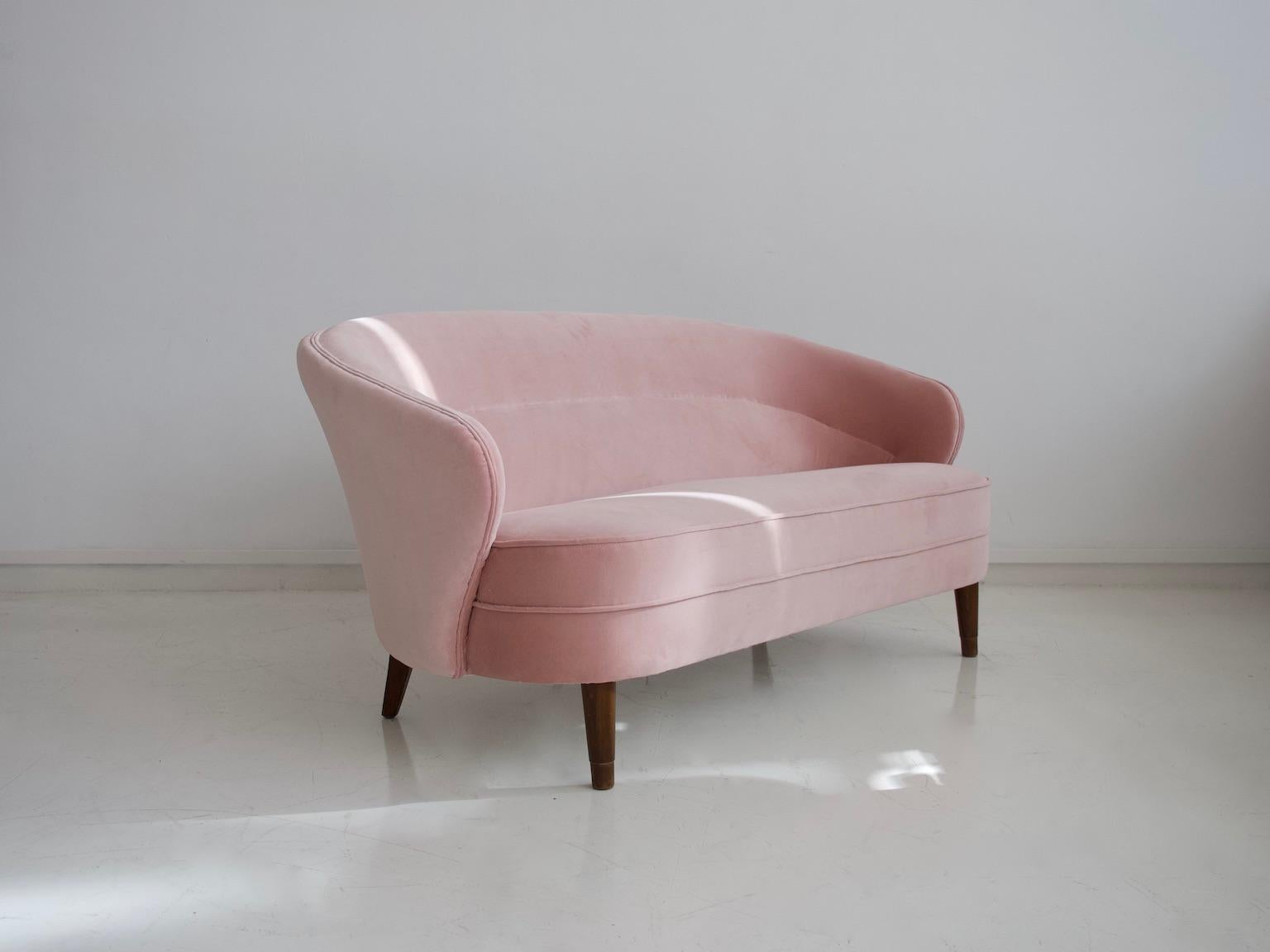 Danish 1940s Pink Velvet Upholstered Sofa 2