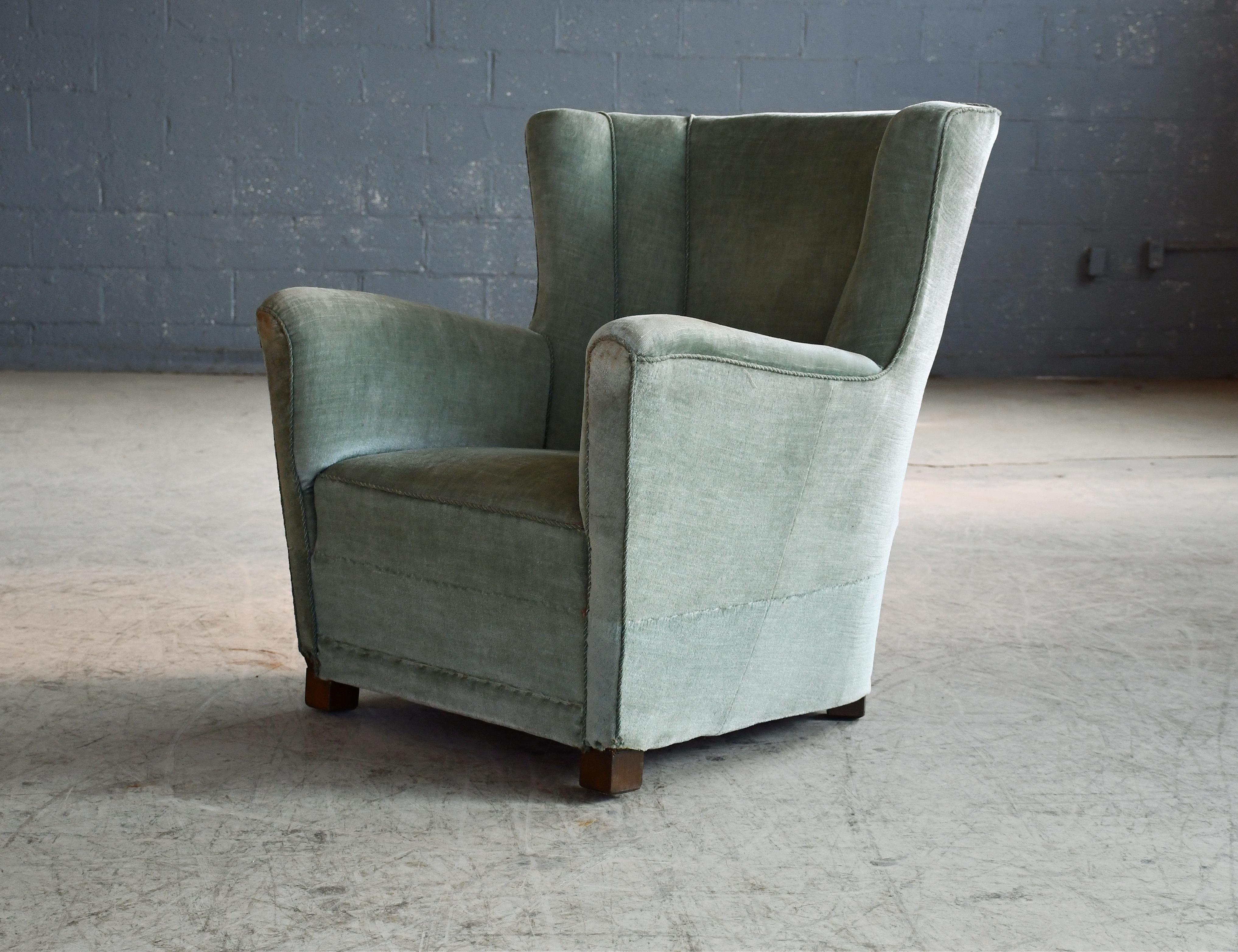 Silla de salón escultural semi alta danesa de los años 40 en mohair verde en Bueno estado para la venta en Bridgeport, CT