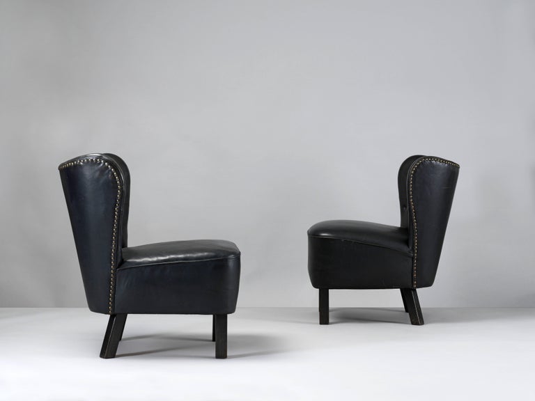Scandinavian Modern Danish 1940s Slipper / Lounge Chairs, Black Leather, Brass Nails, 1940s For Sale