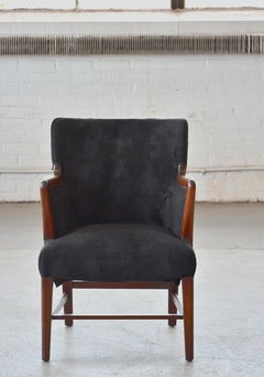 Danish 1940s Small Lounge Chair with Oak Accents on Armrests