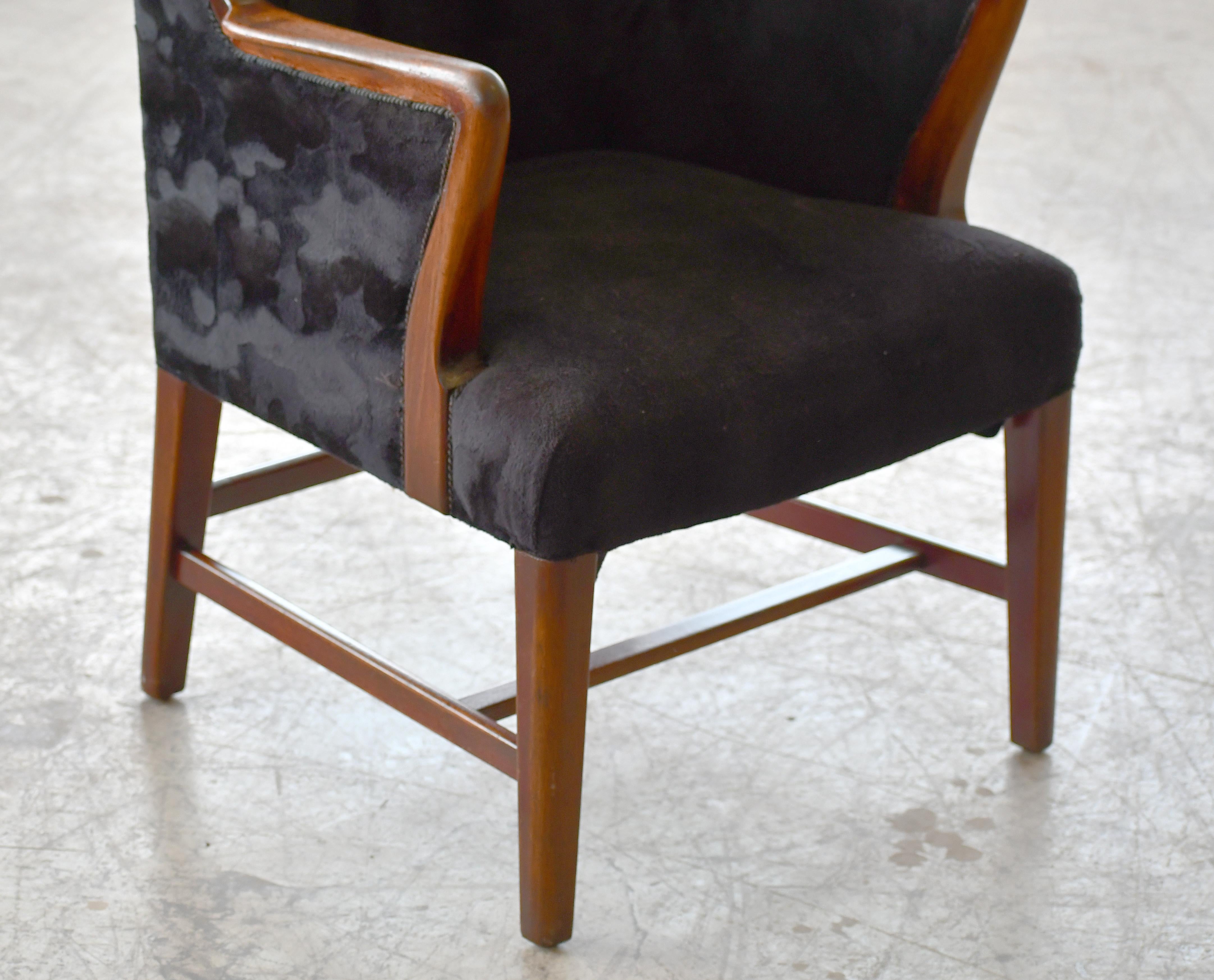 Danish 1940s Small Lounge Chair with Oak Accents on Armrests  For Sale 2