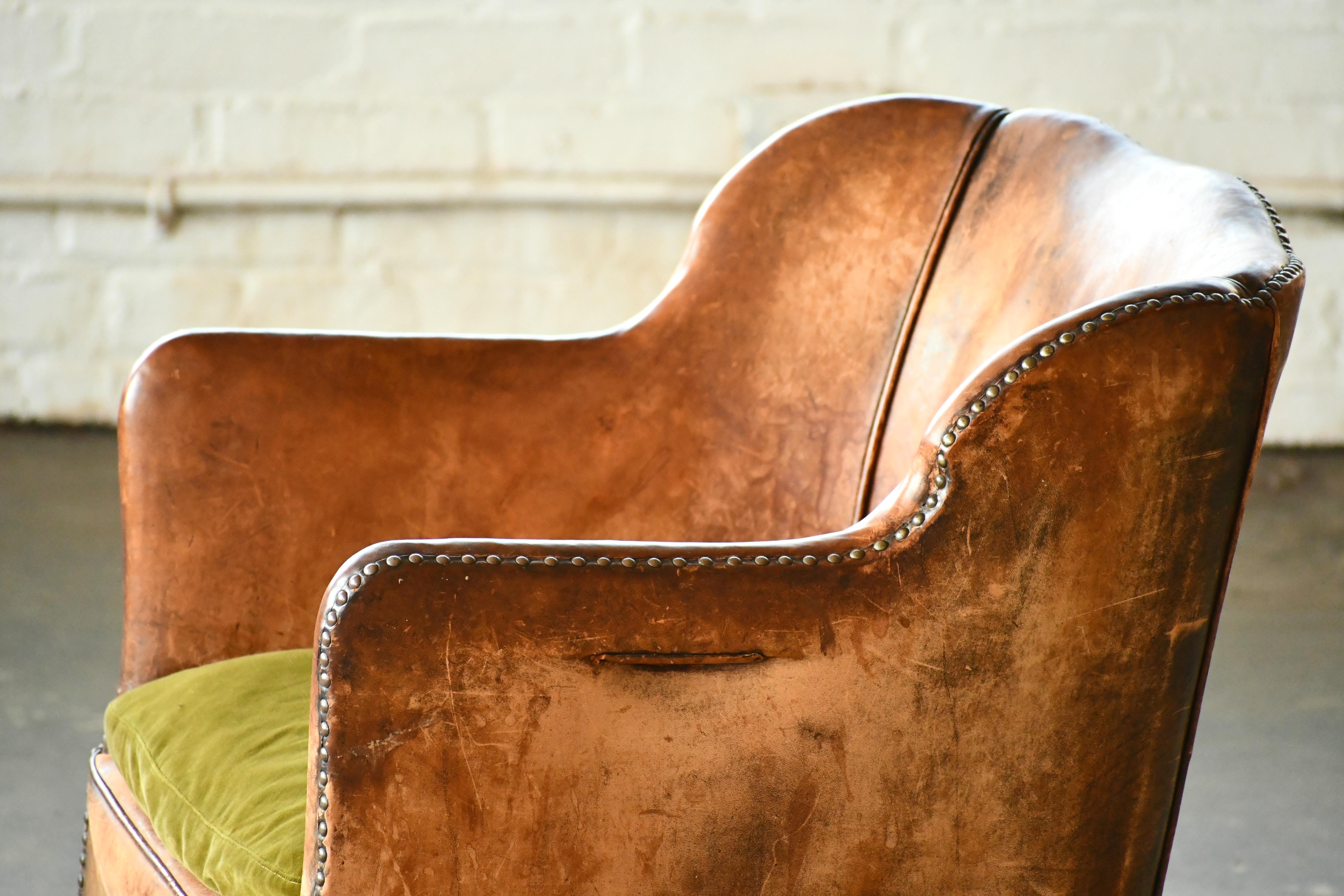 Danish 1940s Small-Scale Club Chair in Cognac Leather by Oskar Hansen In Good Condition In Bridgeport, CT