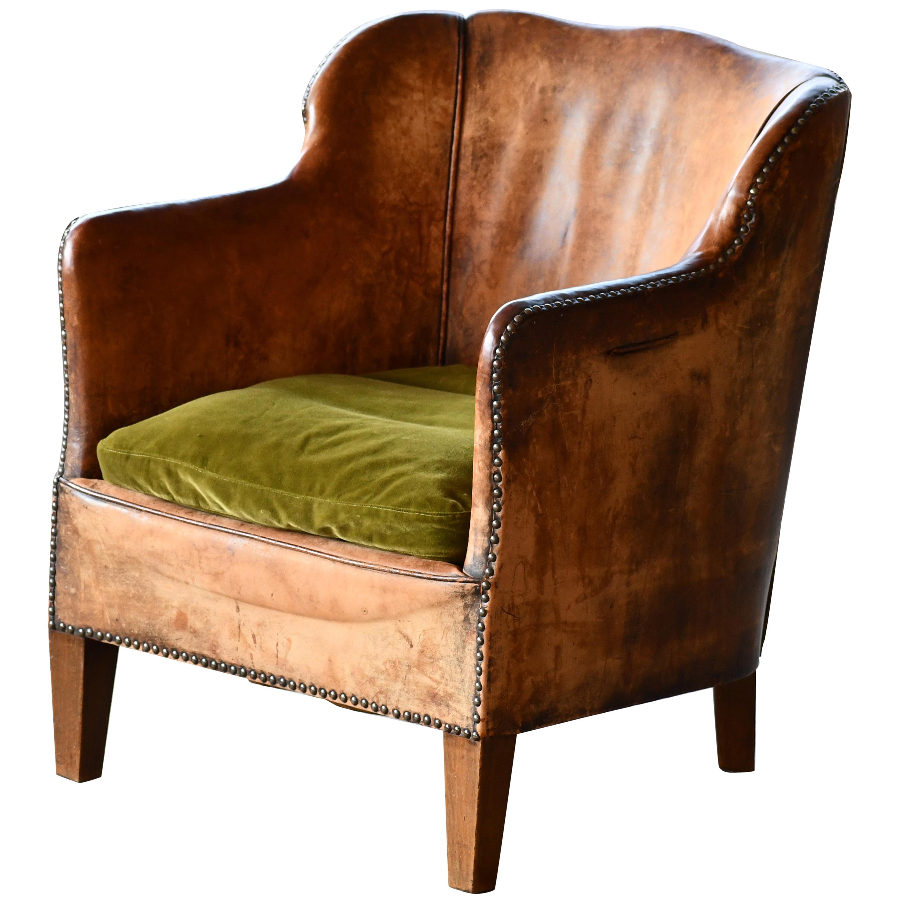 Danish 1940s Small-Scale Club Chair in Cognac Leather by Oskar Hansen
