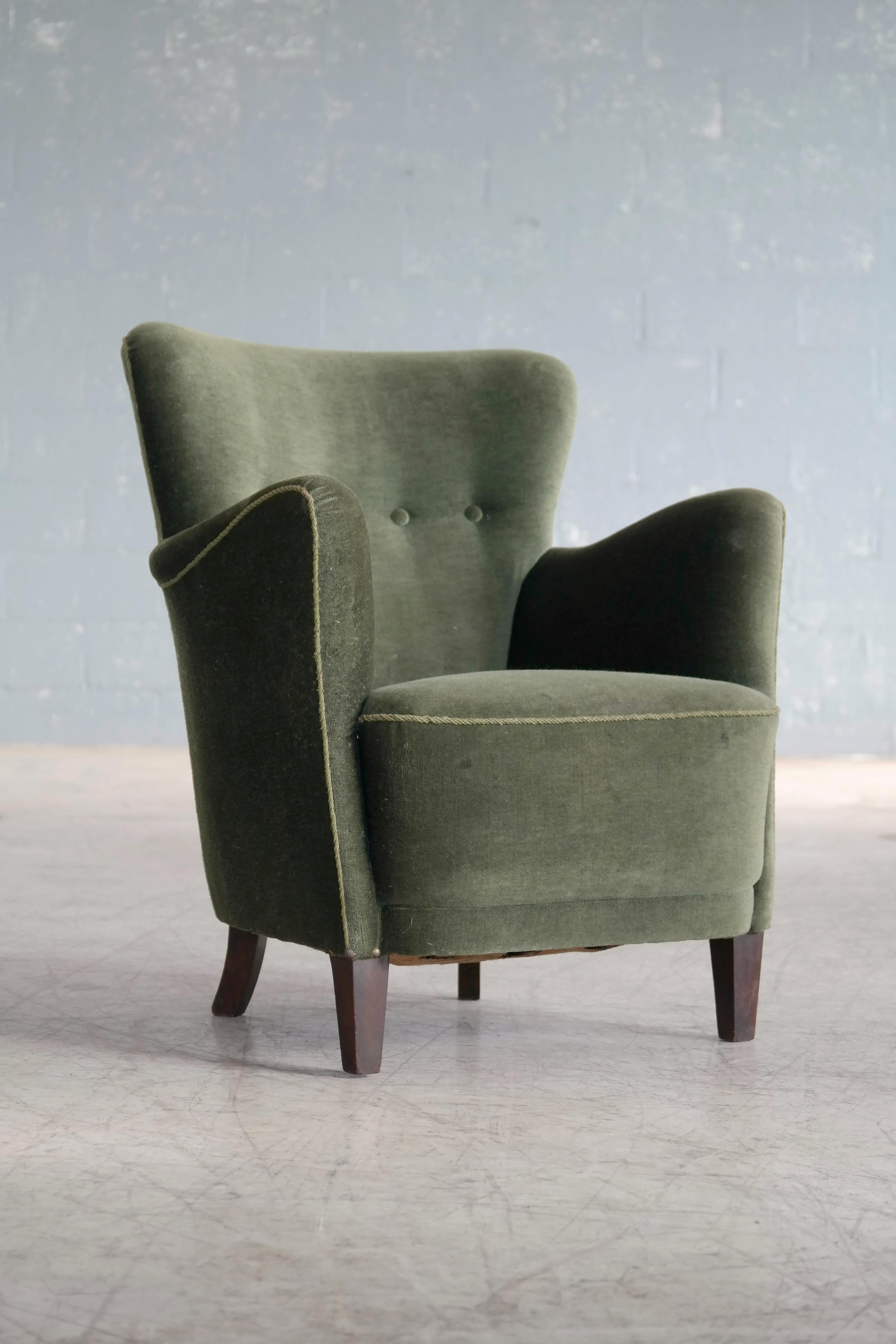 Mid-Century Modern Danish 1940s Small Scale Lounge or Club Chair in Style of Fritz Hansen