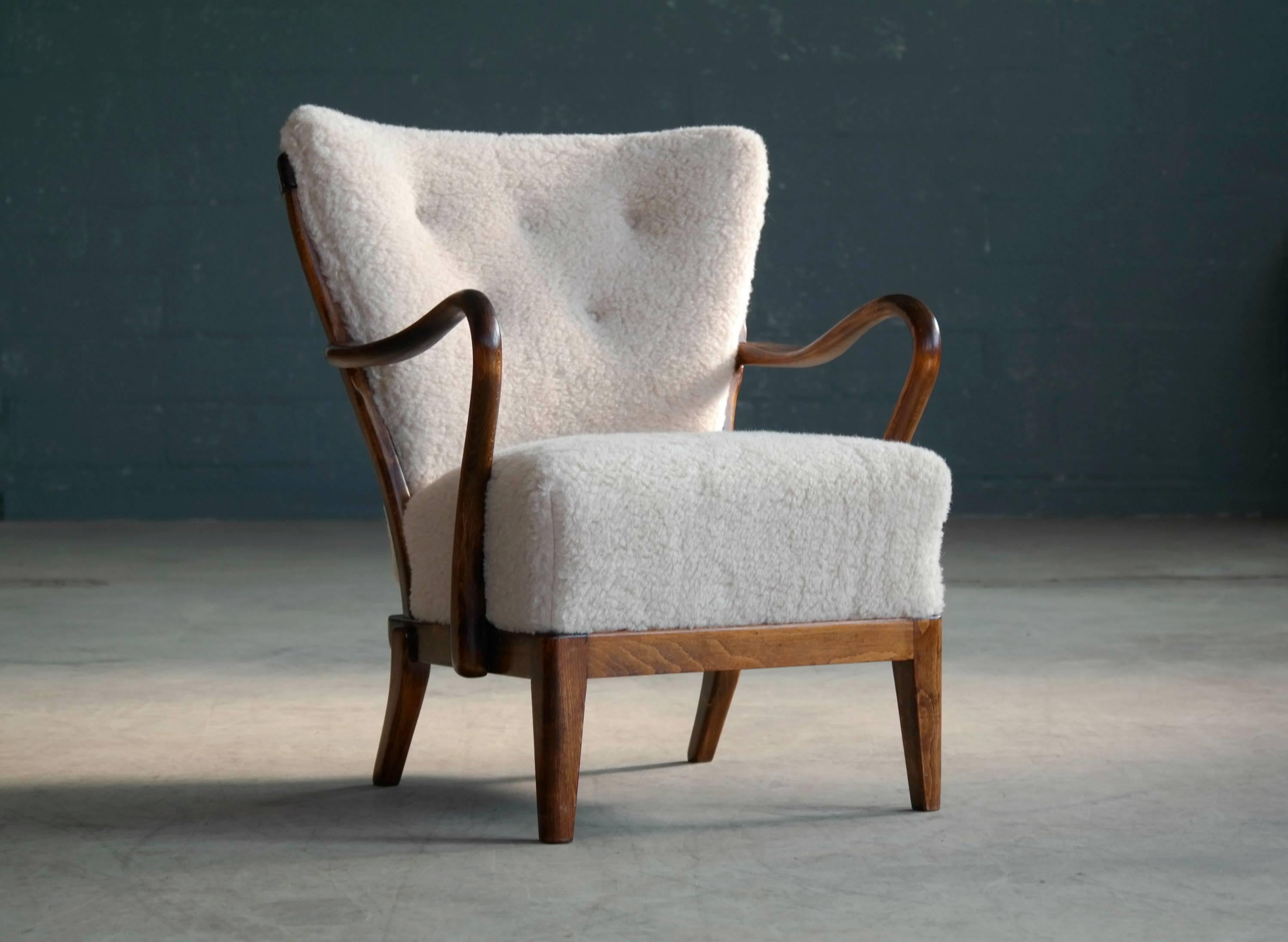 Mid-Century Modern Danish 1940s Spindle Back Lounge Chair in Lambswool by Alfred Christensen