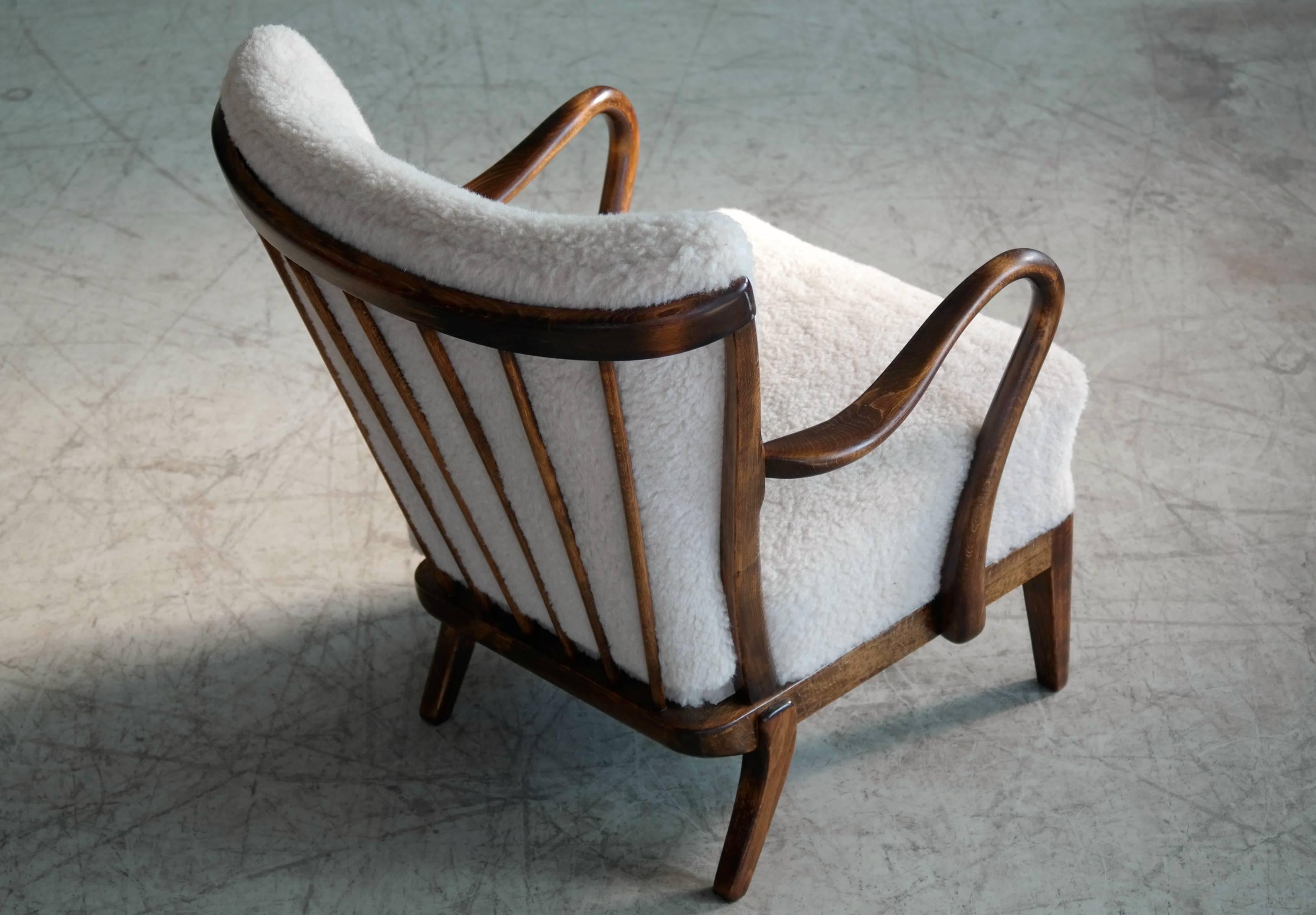Mid-20th Century Danish 1940s Spindle Back Lounge Chair in Lambswool by Alfred Christensen