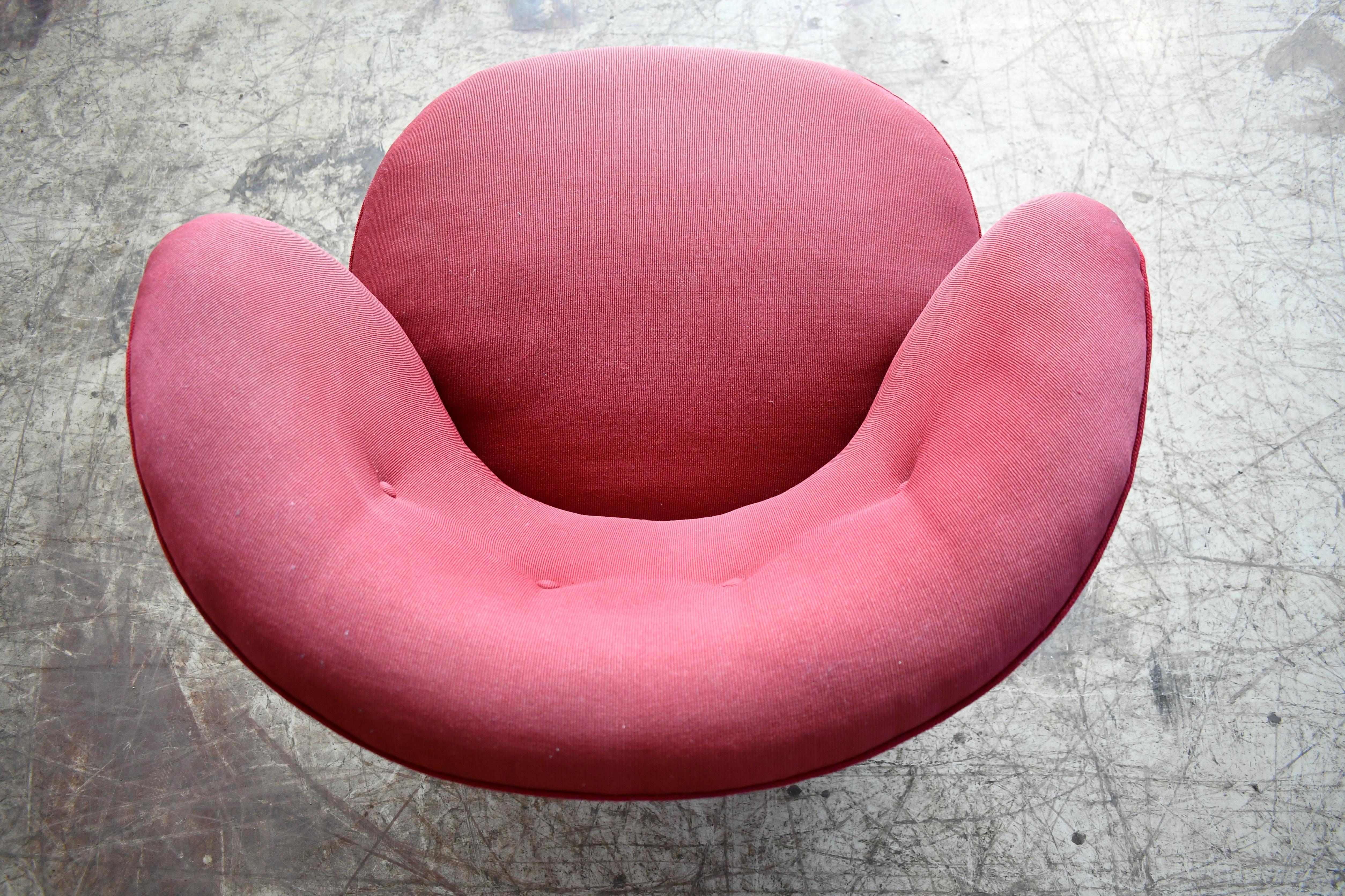 Mid-20th Century Danish 1940s Tub-Shaped Lounge or Slipper Chair Attributed to Fritz Hansen