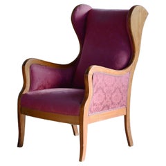 Chaise Wingback danoise des années 1940 en acajou du maître tapissier Frits Henningsen Chaise Wingback danoise des années 1940 en acajou du maître tapissier Frits Henningsen