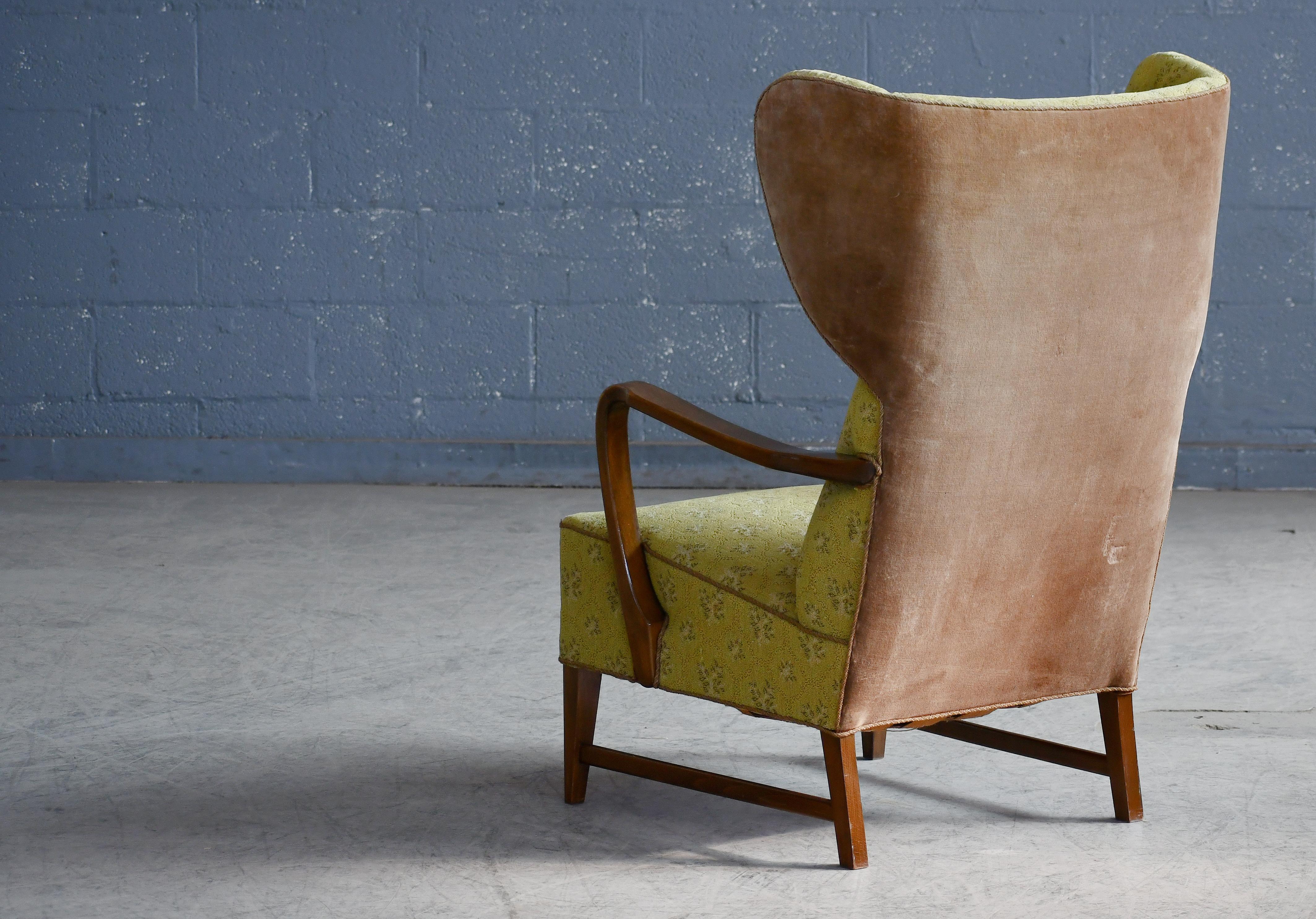 Danish 1940s Wingback Lounge Chair with Open Armrests In Good Condition For Sale In Bridgeport, CT