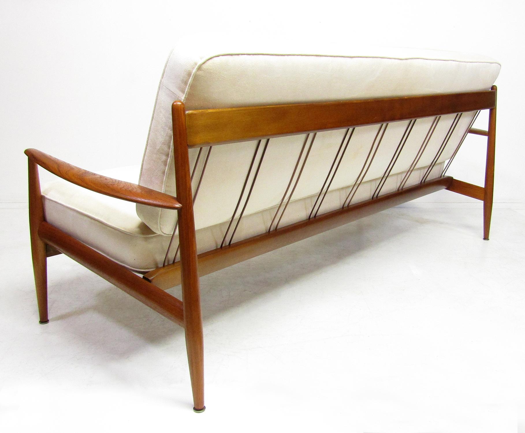 Mid-Century Modern Danish 1950s 3-Seater Sofa in Teak by Grete Jalk for France & Daverkosen