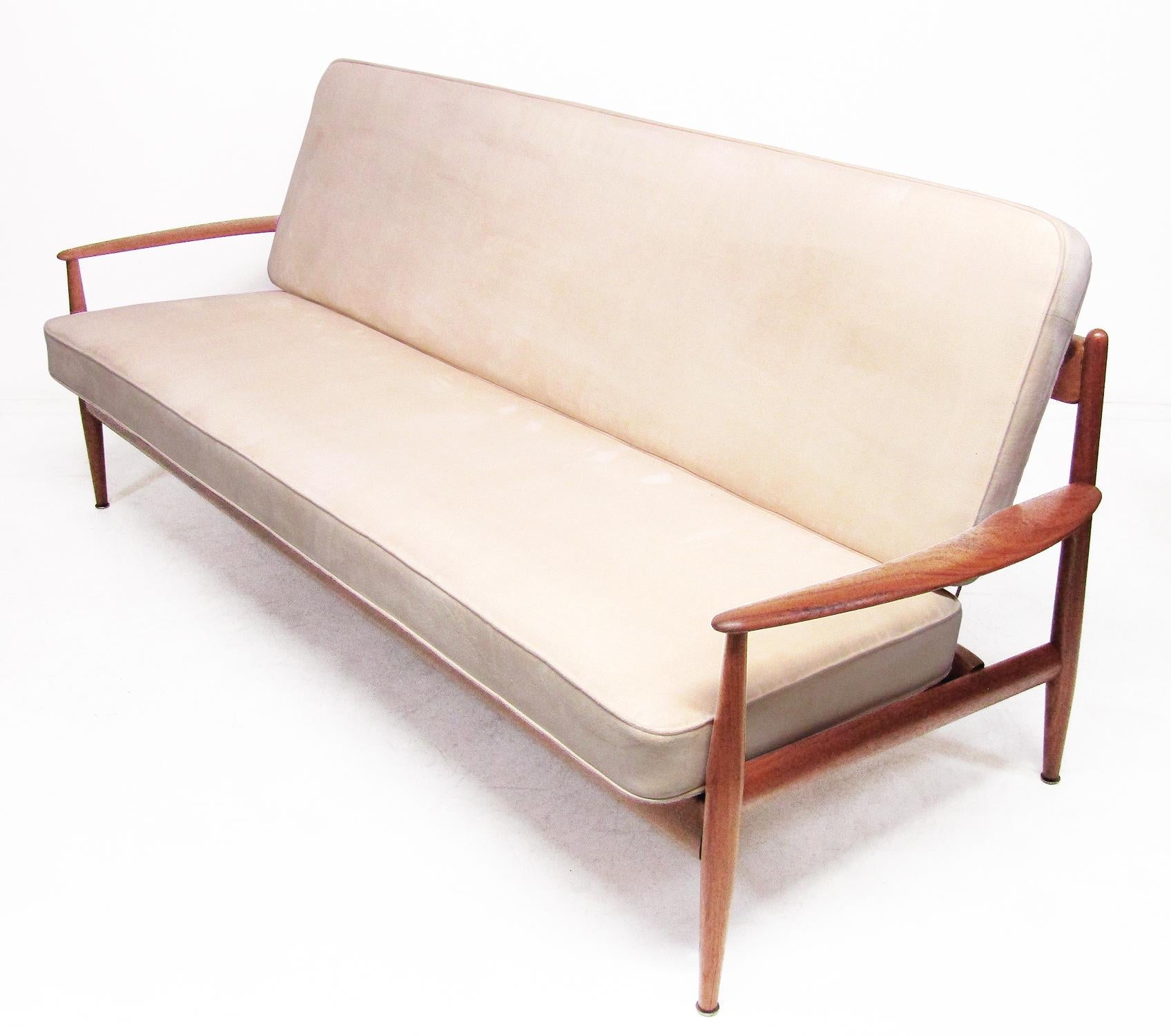 Danish 1950s 3-Seater Sofa in Teak by Grete Jalk for France & Daverkosen In Good Condition In Shepperton, Surrey