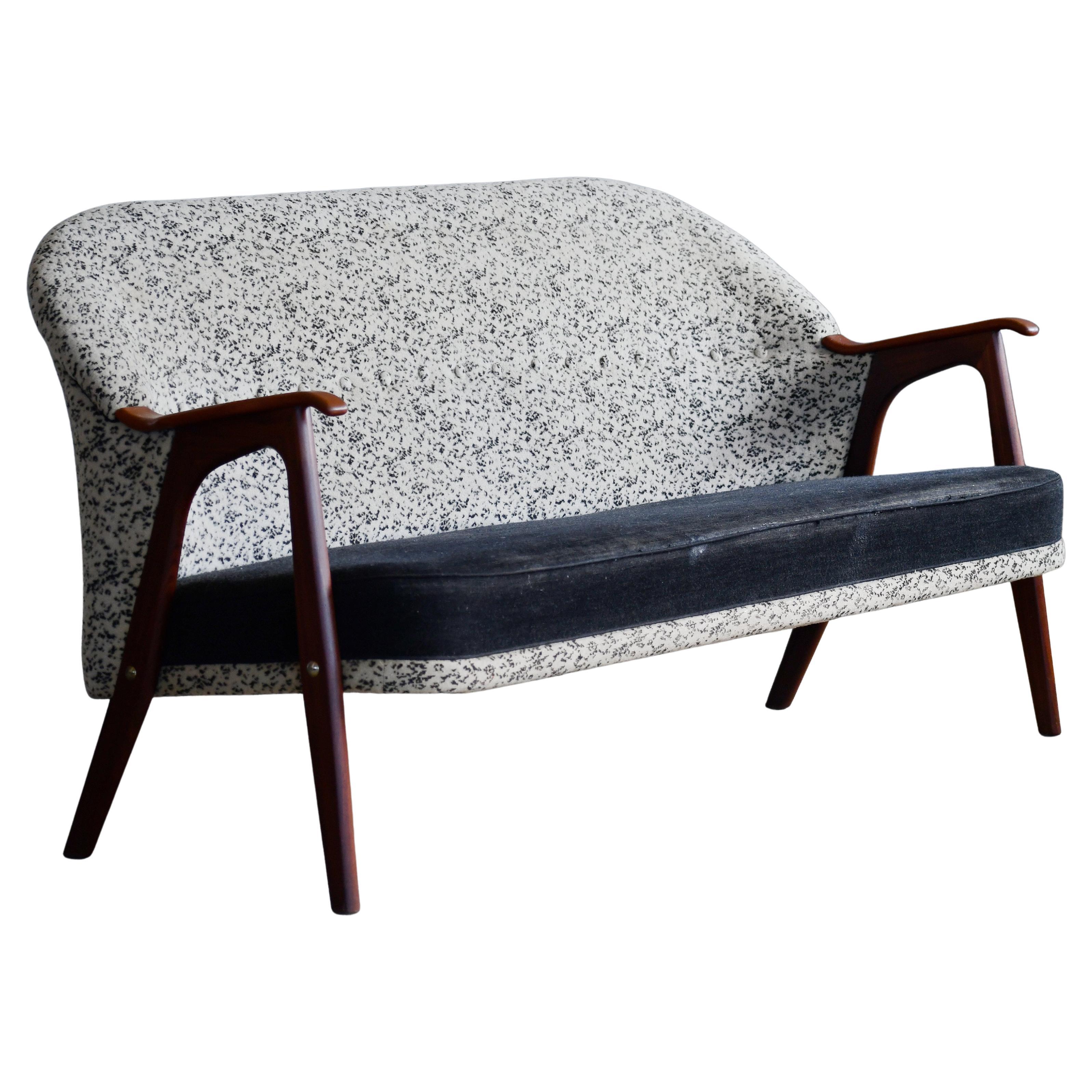 Poltrona danese in stile Arne Hovmand degli anni '50 con braccioli in teak