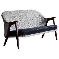 Fauteuil danois des années 1950 de style Arne Hovmand avec accoudoirs en teck